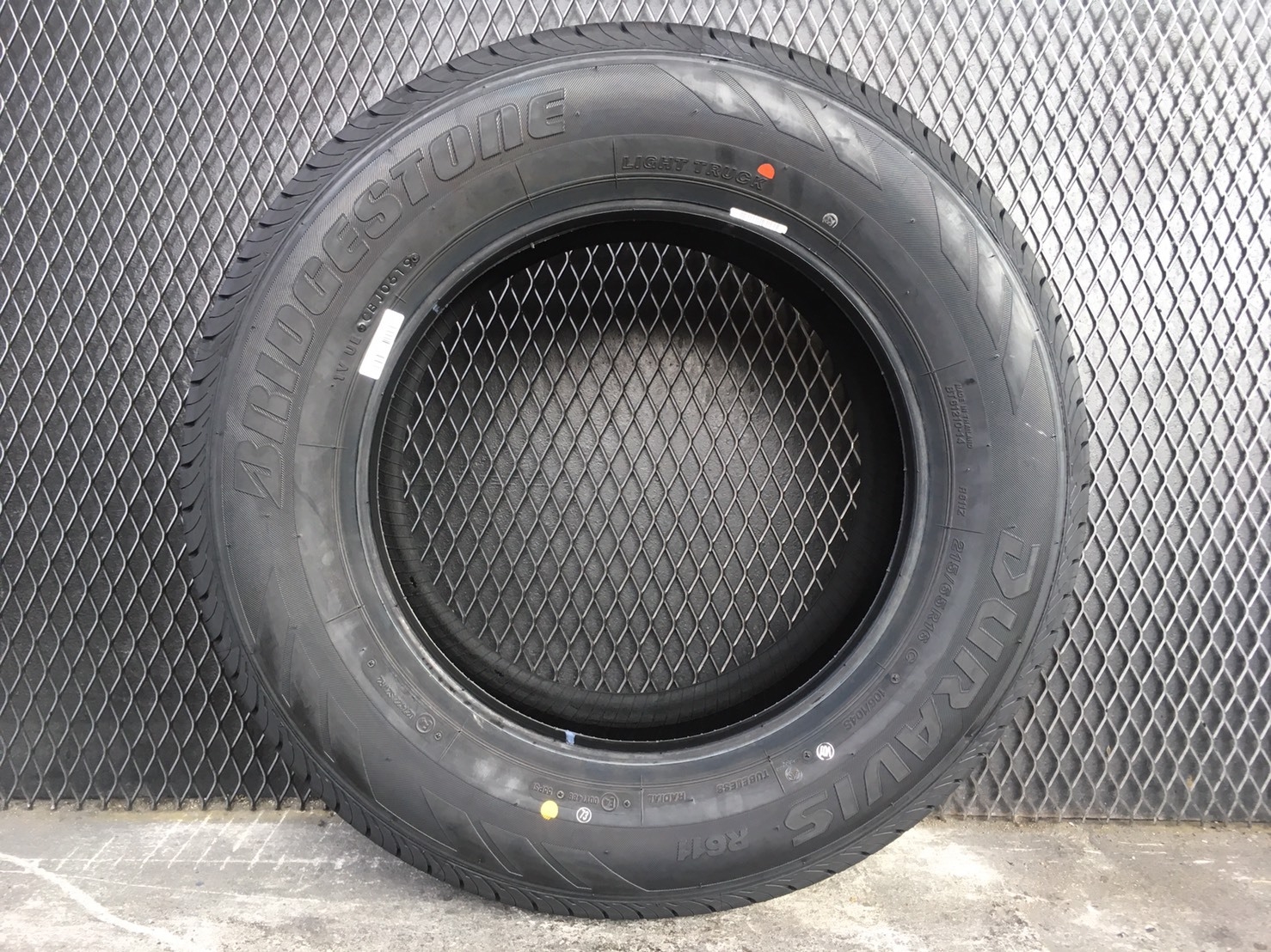 #แนะนำยางใหม่ #BRIDGESTONE_R611 215/65R16 เส้นละ 3900 ปกติ 5500 ปี19