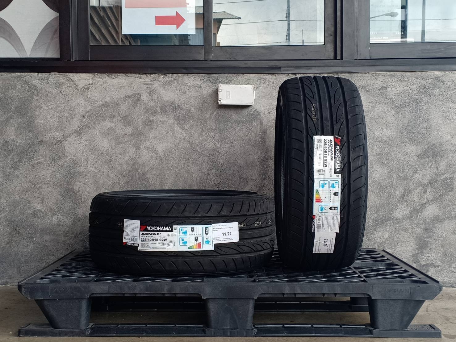 YOKOHAMA 225/40R18 FLEVA V701 92W MADE IN THE FHILIPPINES