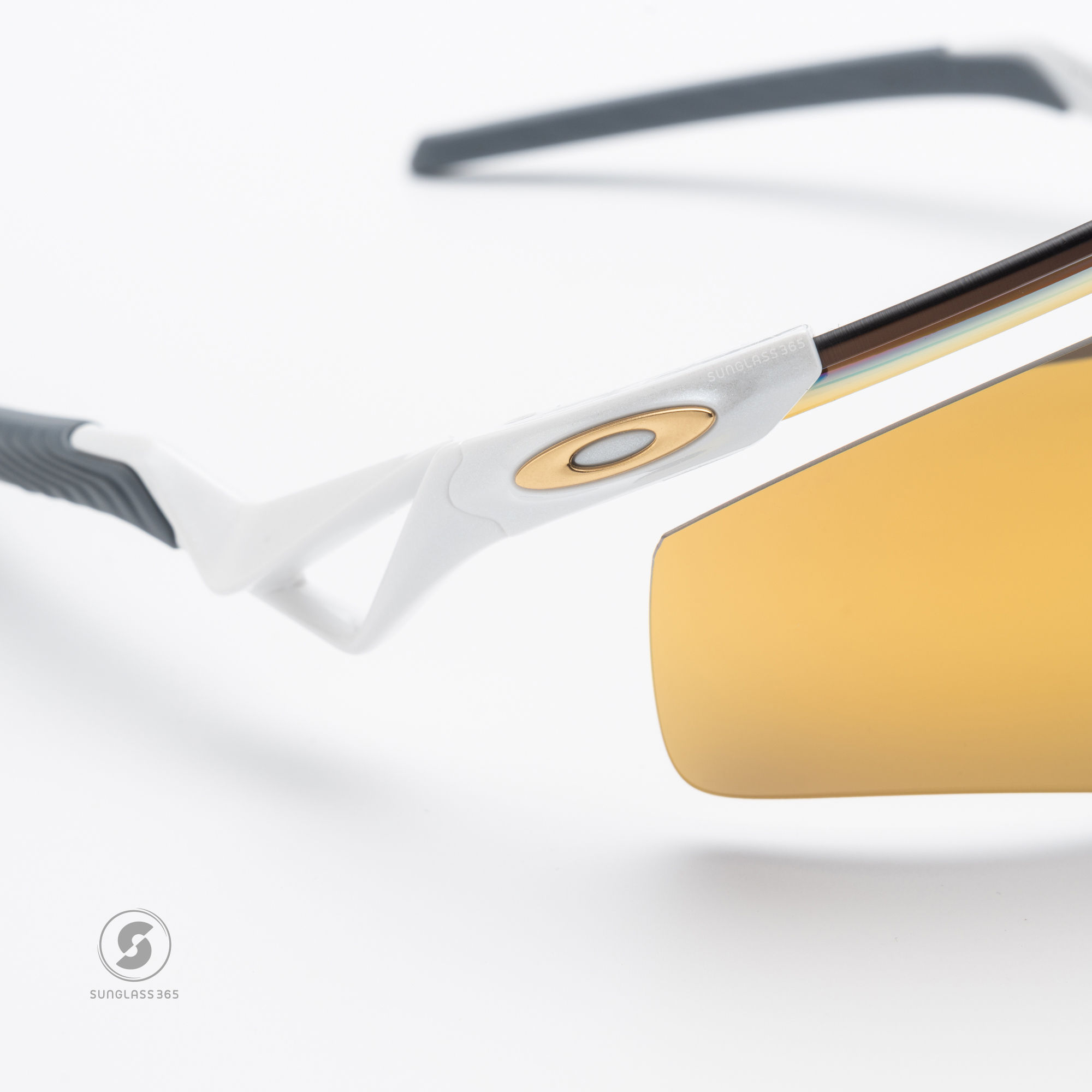 OAKLEY QNTM KATO OO9481D-07 Polished White Prizm 24K