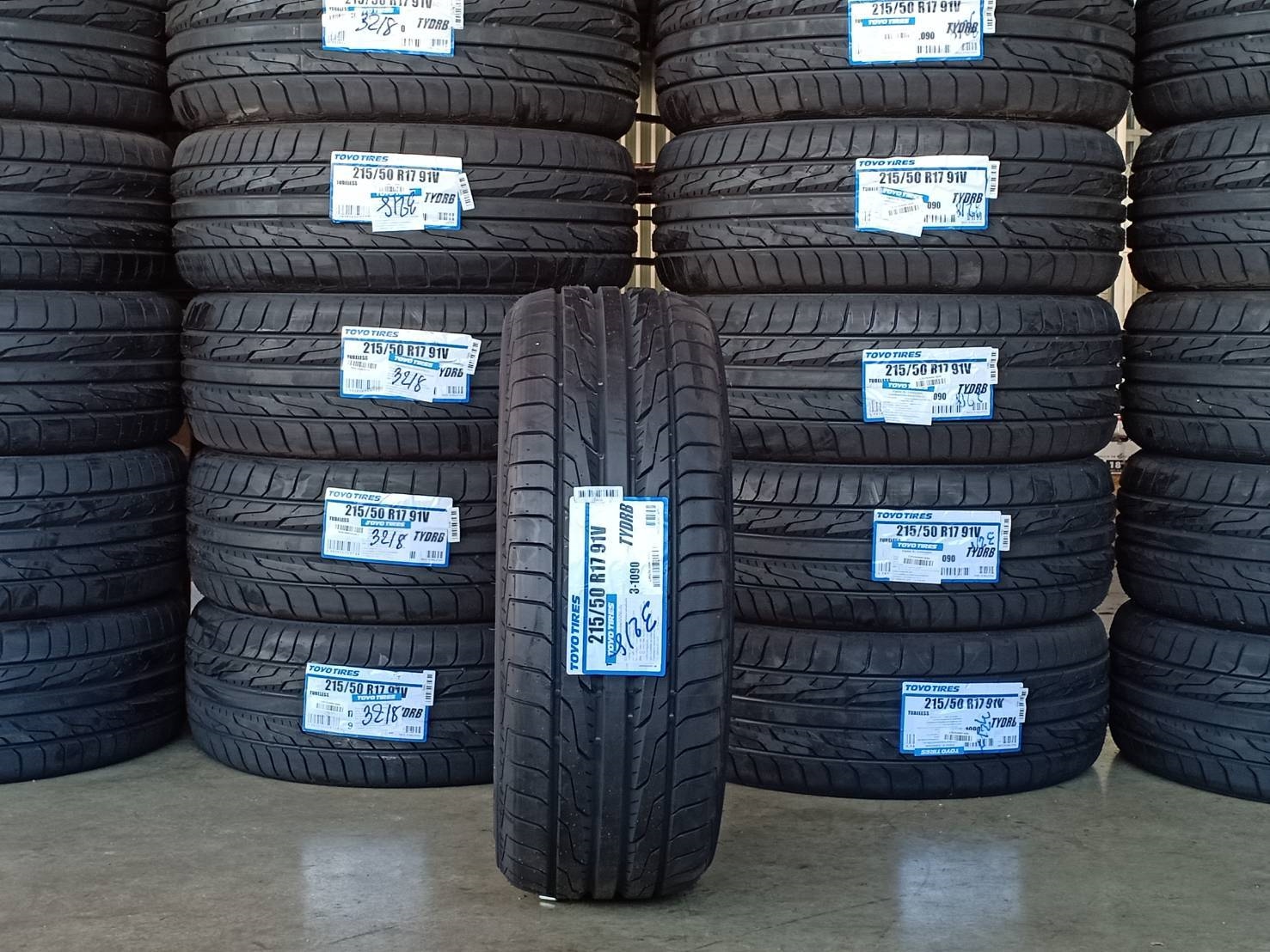 TOYO DRB 215/50-17 เส้น 2500 ปกติ 5000 ปี18