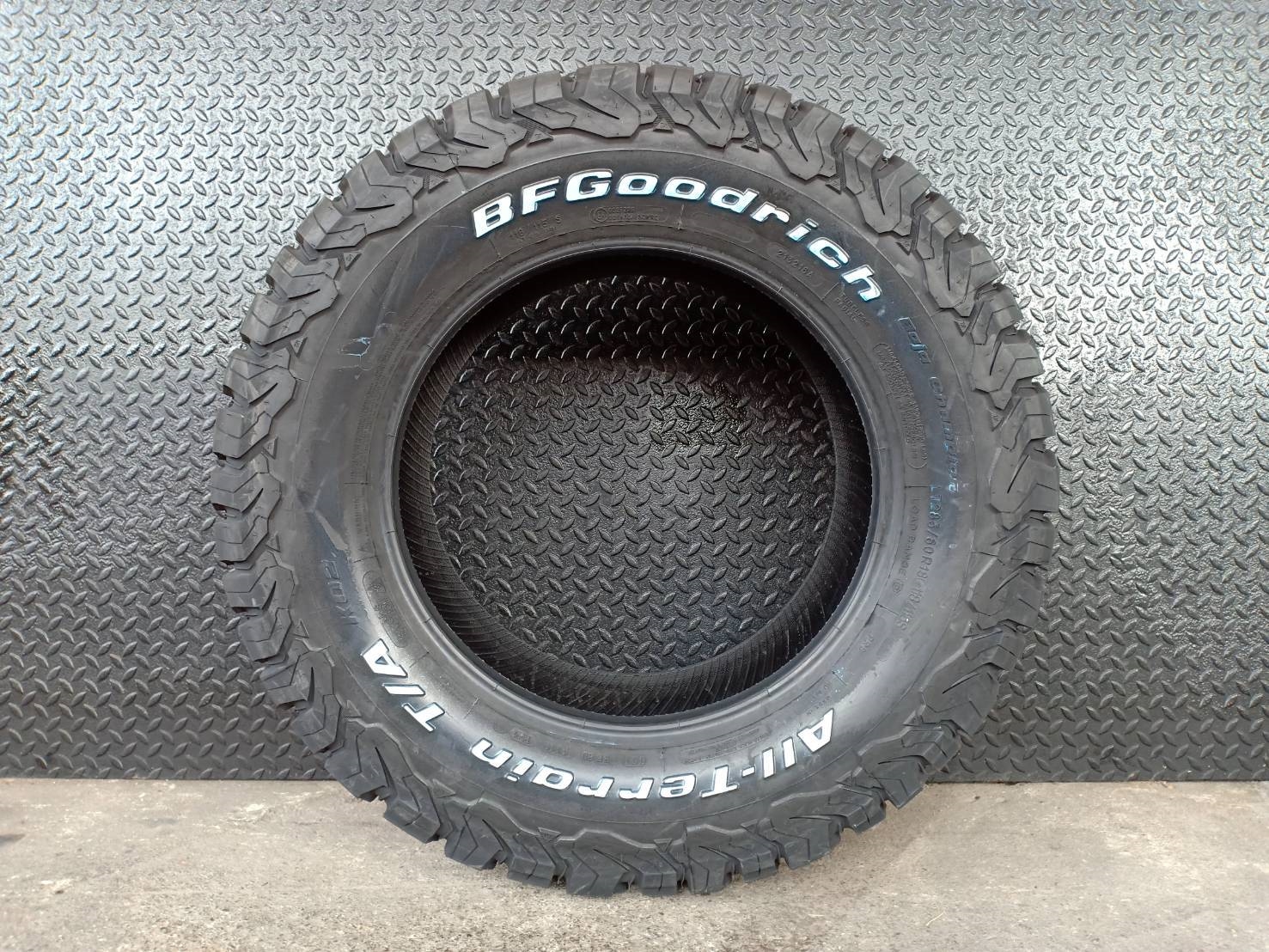 ยางปี19 มาใหม่ BF GOODRICH KO2 285/60-18 ปี19 ราคาใหม่