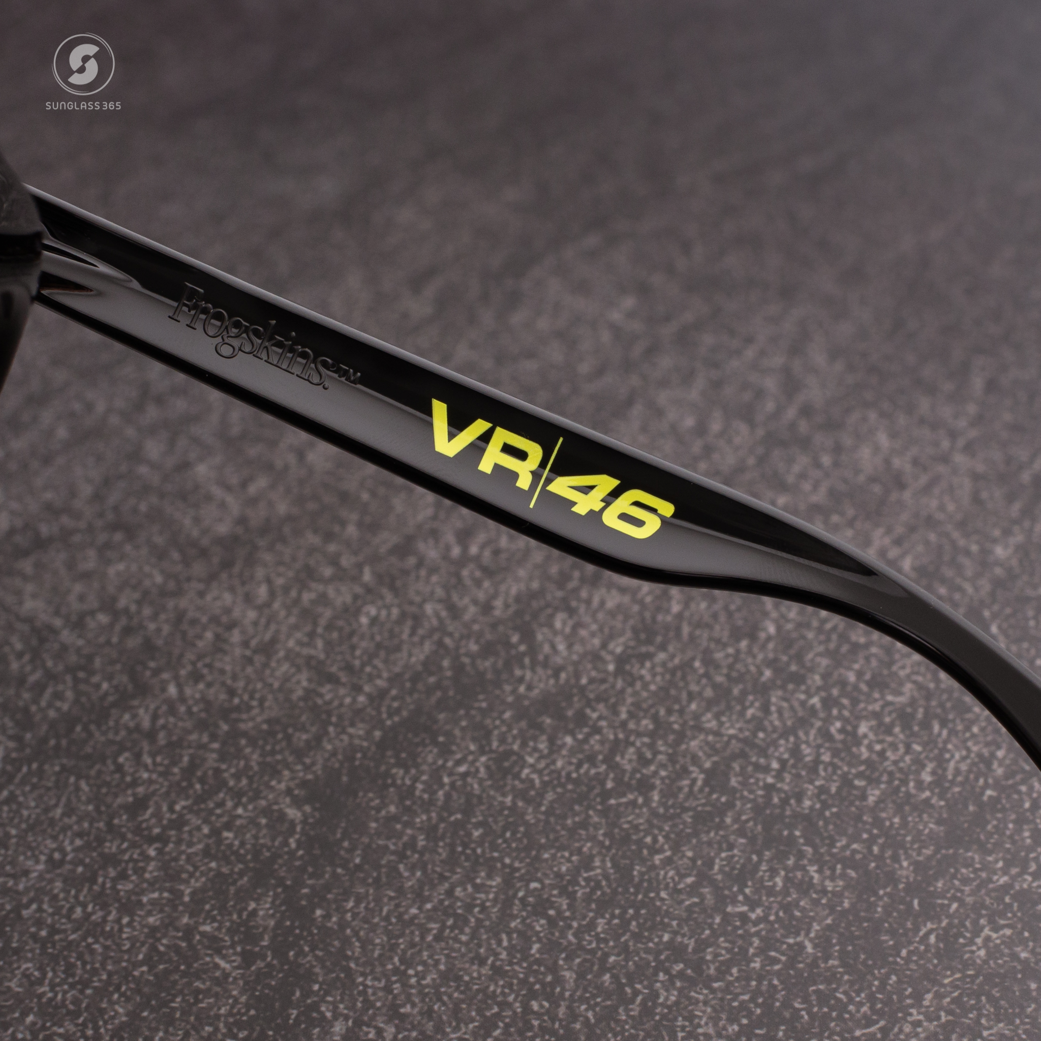 OAKLEY Valentino Rossi OO9013 E6 Prizm Everyday Ruby