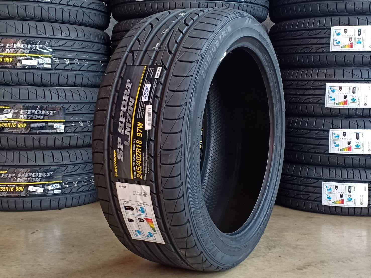 DUNLOP LM704 245/40-18 ราคาพิเศษ ปีใหม่กว่า ราคาถูกกว่าเดิม