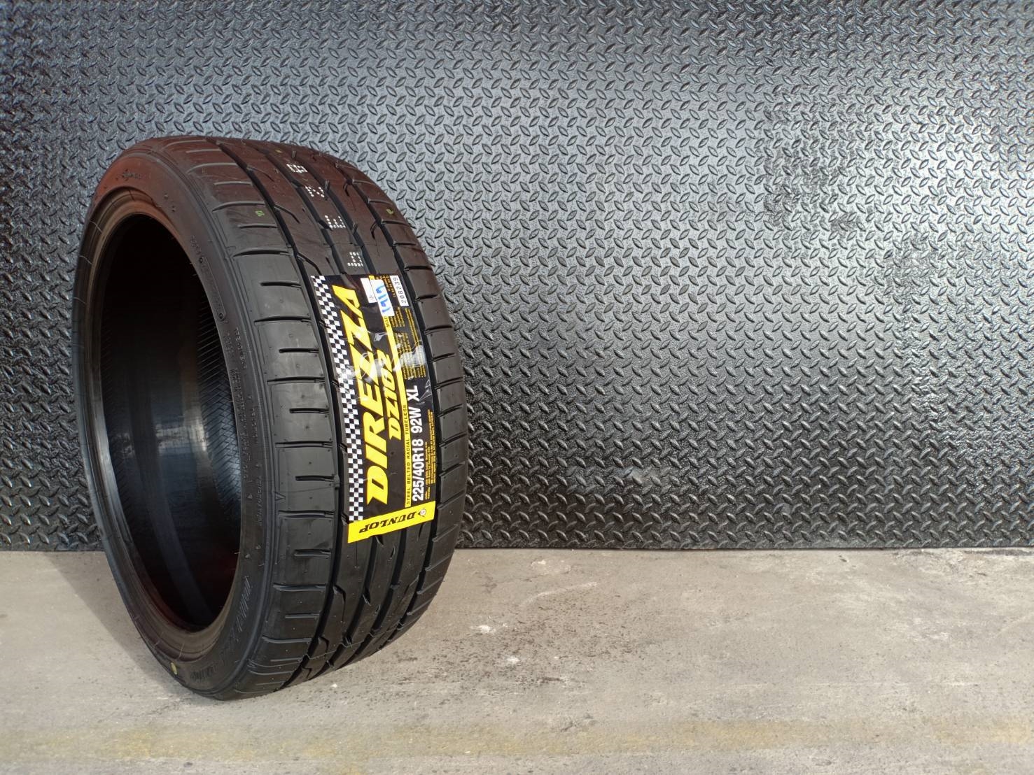 DUNLOP 225/40R18 DIREZZA DZ102 ราคาส่ง