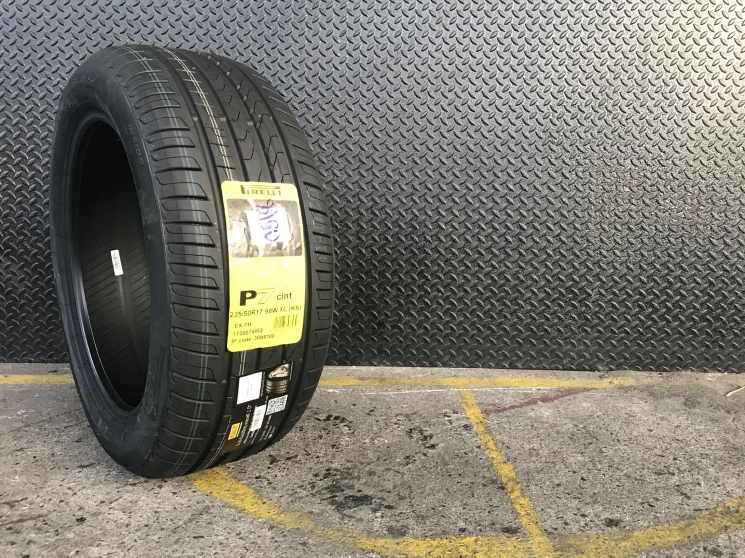 PIRELLI CINTURATO P7 225-50-17 ปี18 ซื้อ2แถม2 มาใหม่ล่าสุด