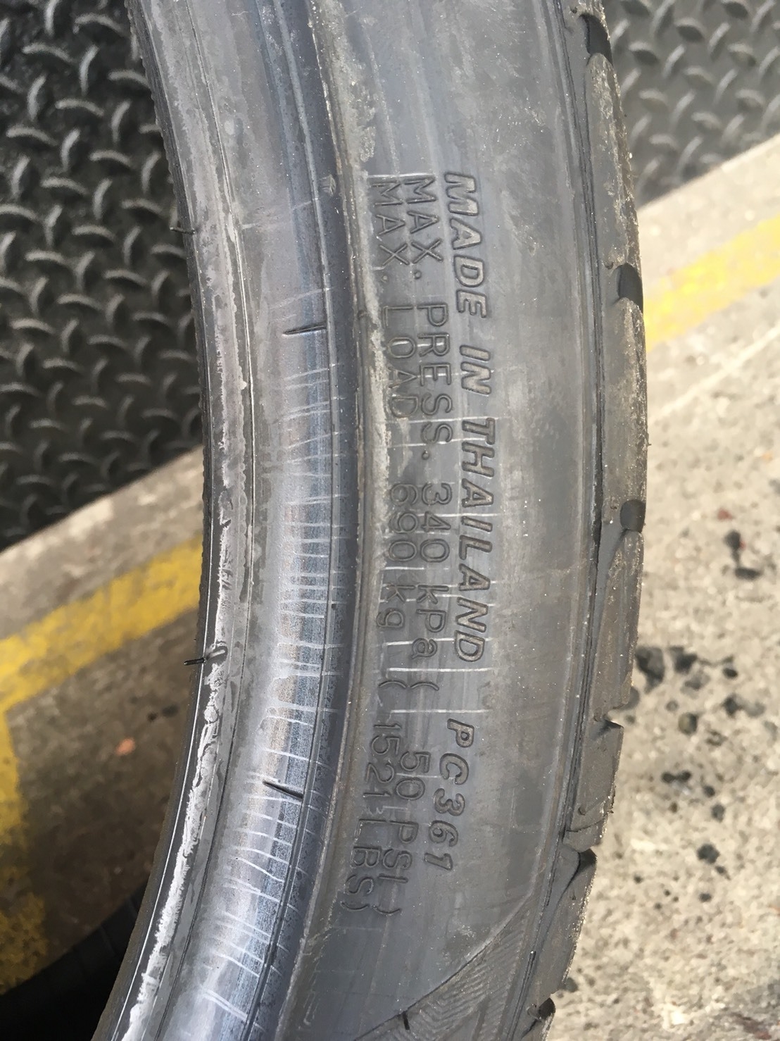 FALKEN FK452 245-35-20 เส้น 5500 ปี 18