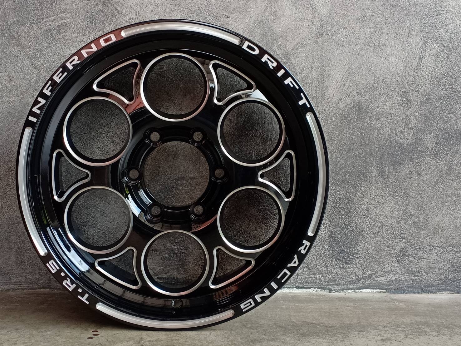 TRS-01 17X8.5 6X139.7 25 106.1 BLACK MILLING