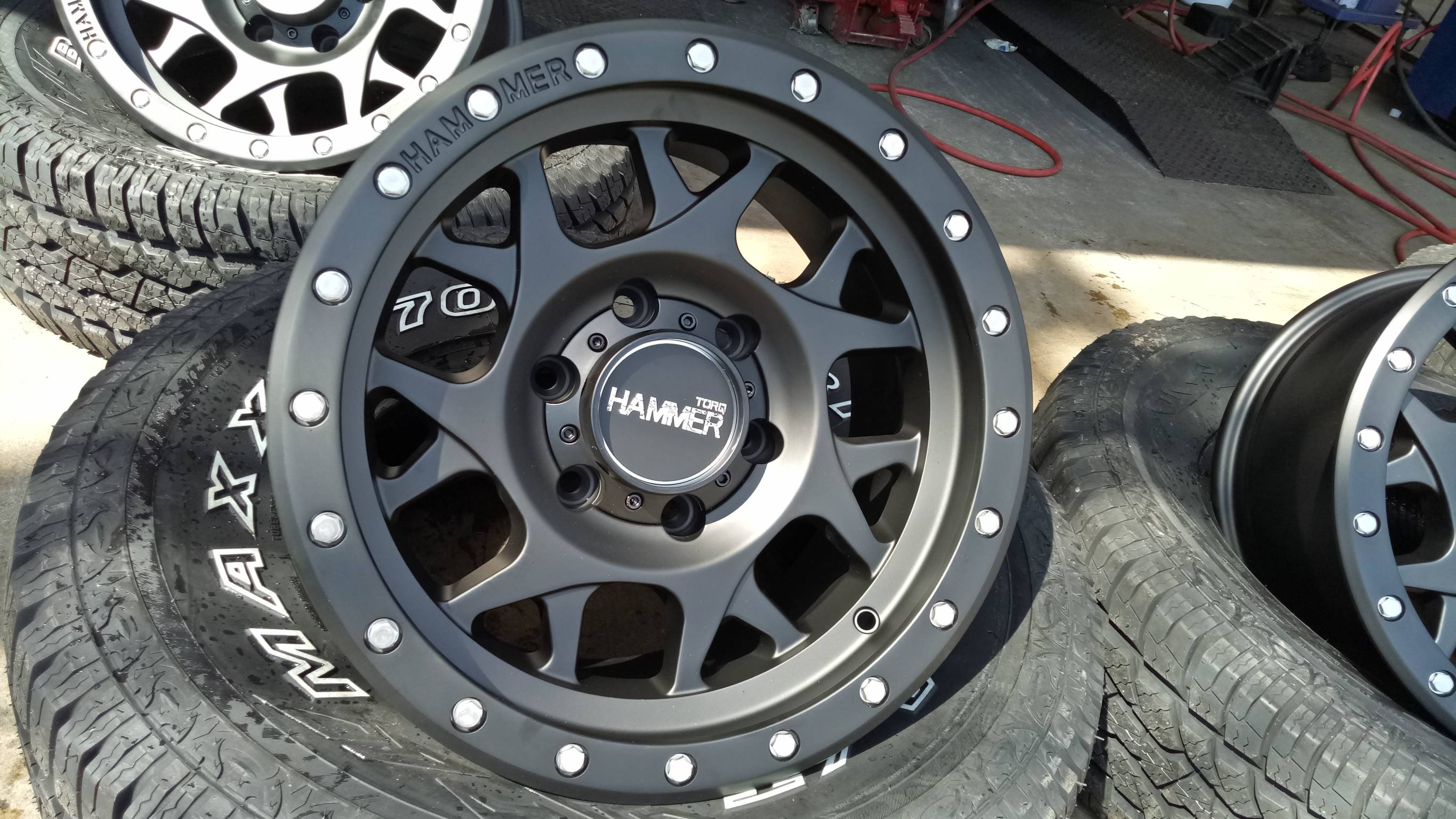 HAMMER HM3 ขอบ16 ยาง MAXXIS AT700 265/70-16 ราคาพิเศษ