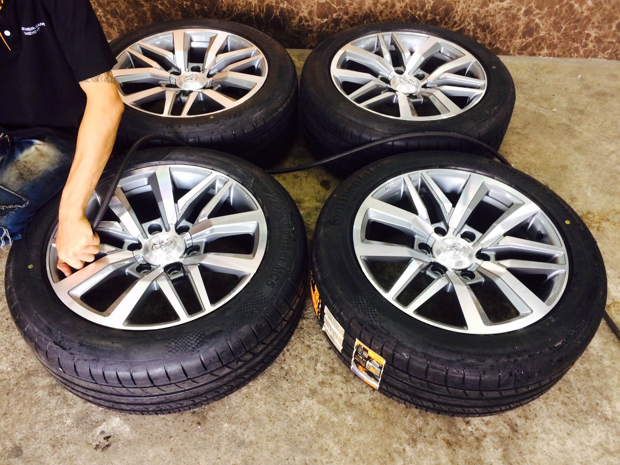 ล้อใหม่แกะกล่อง สำหรับ TOYOTA FORTUNER