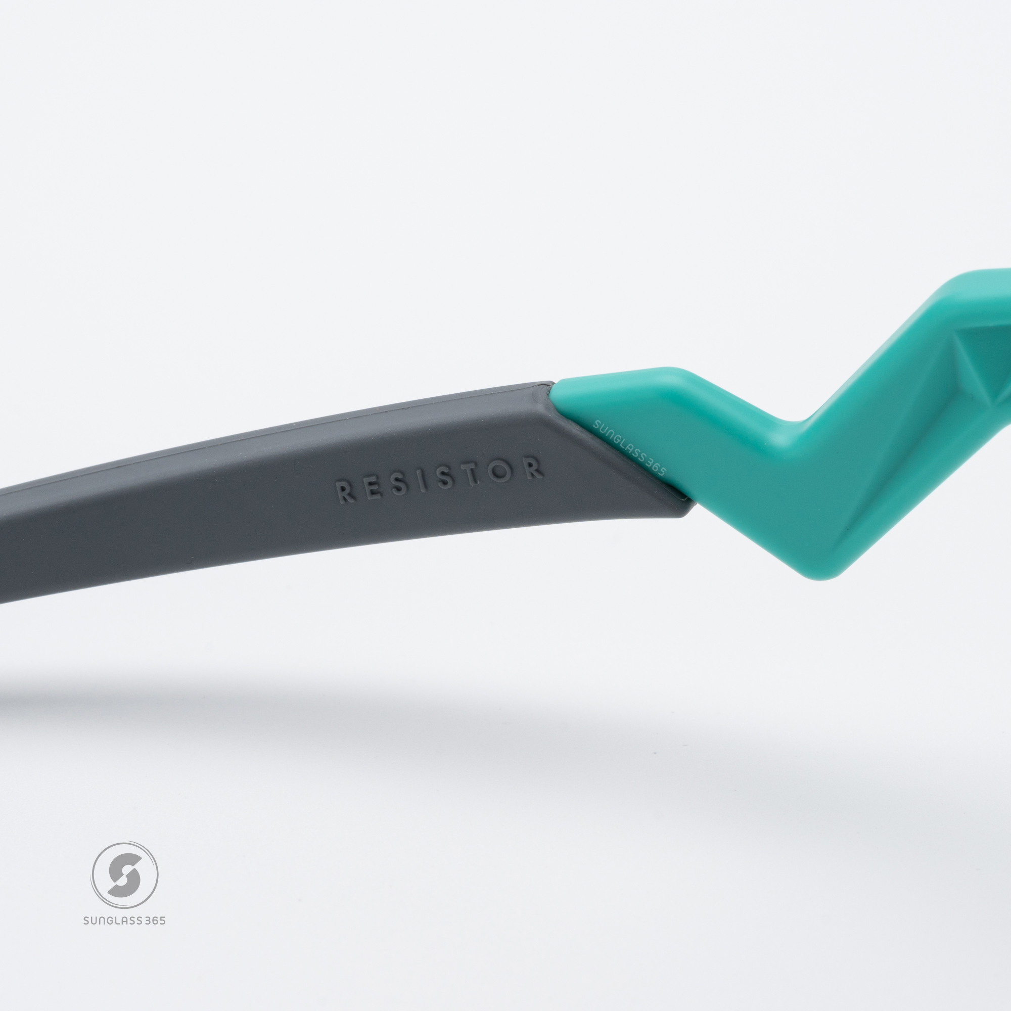 Oakley Resistor OJ9010-26 Matte Fog Prizm Field