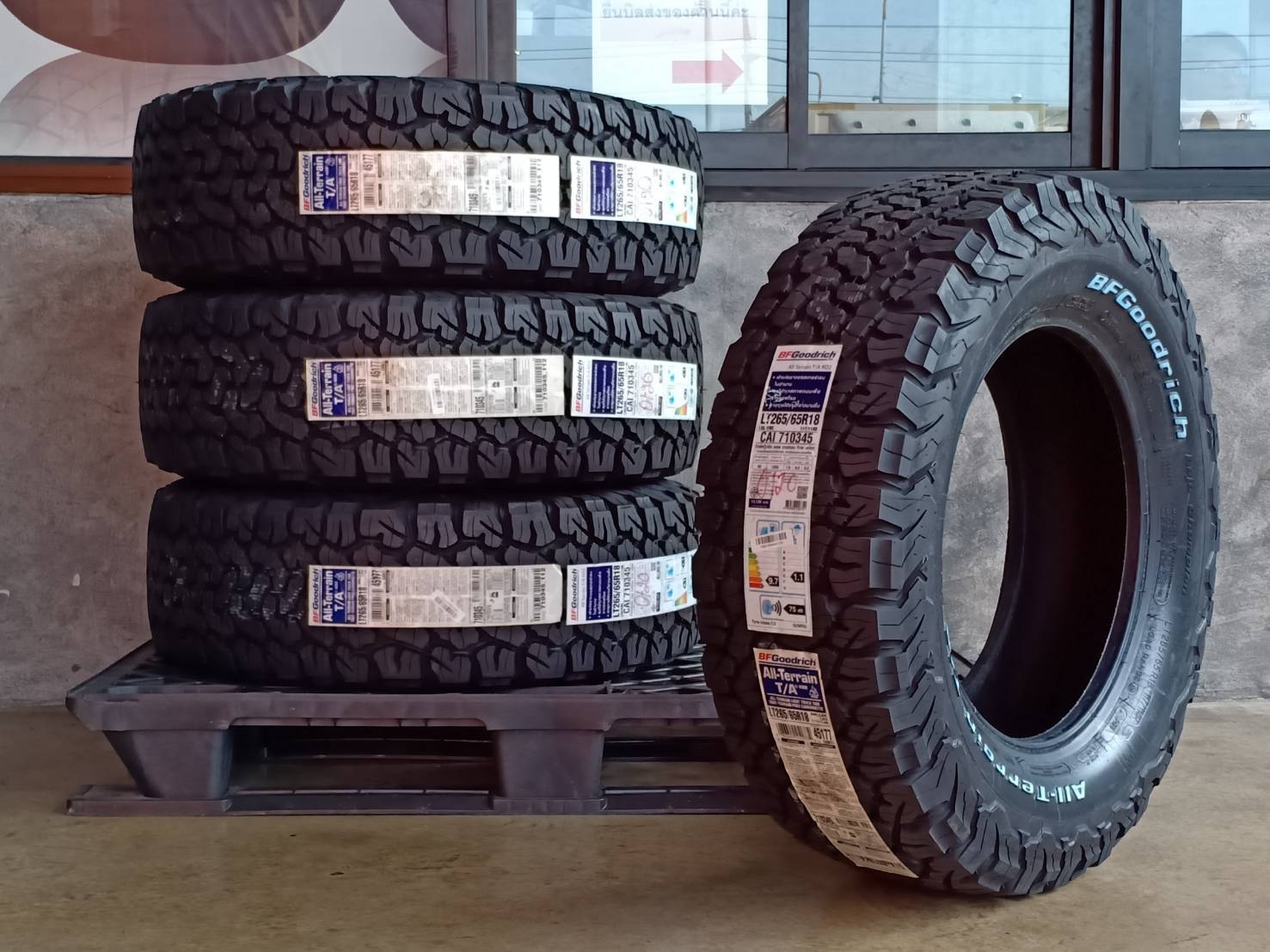 BF-GOODRICH 265/65R18 ALL TERRAIN T/A KO2 117/114R 8PR (ตัวหนังสือขาว) MADE IN U.S.A.
