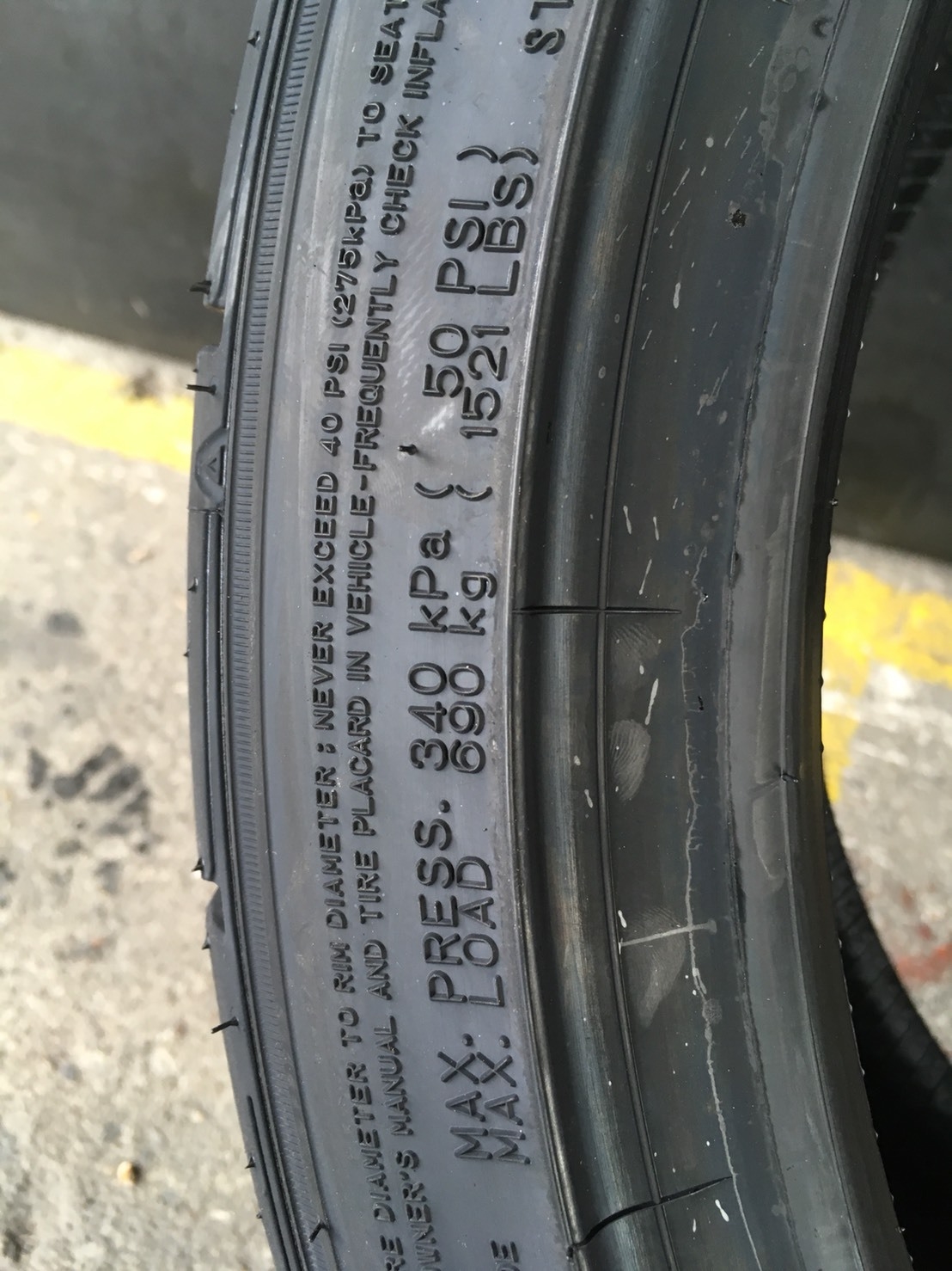 DUNLOP DZ102 235/35-19 เส้นละ 7500 ปี18 ปกติ 9500