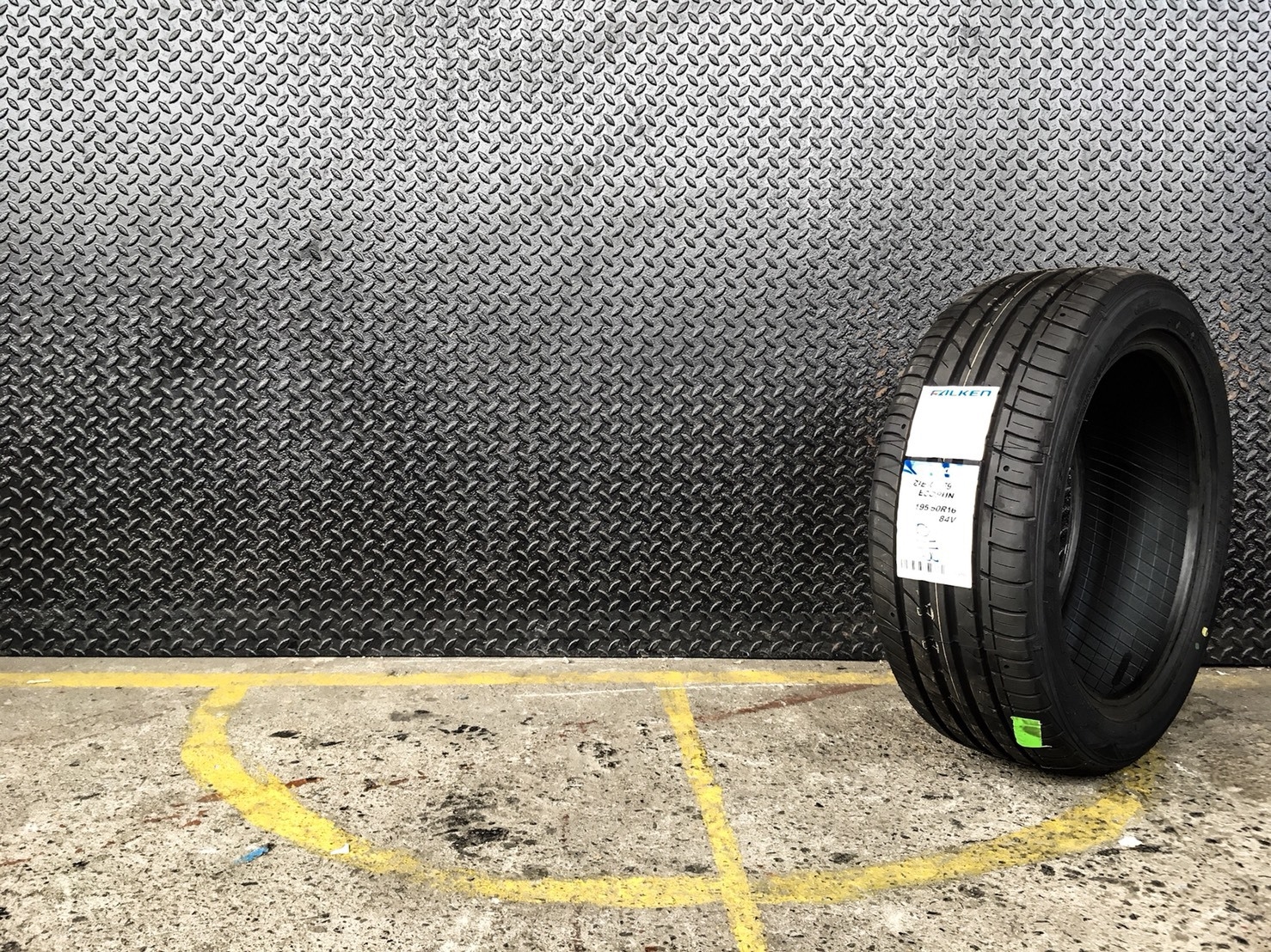 FALKEN ZE914 195-50-16 เส้น 5000 ปี 18 ซื้อ2แถม2 จ่าย 10000 ได้ 4เส้น ปี18