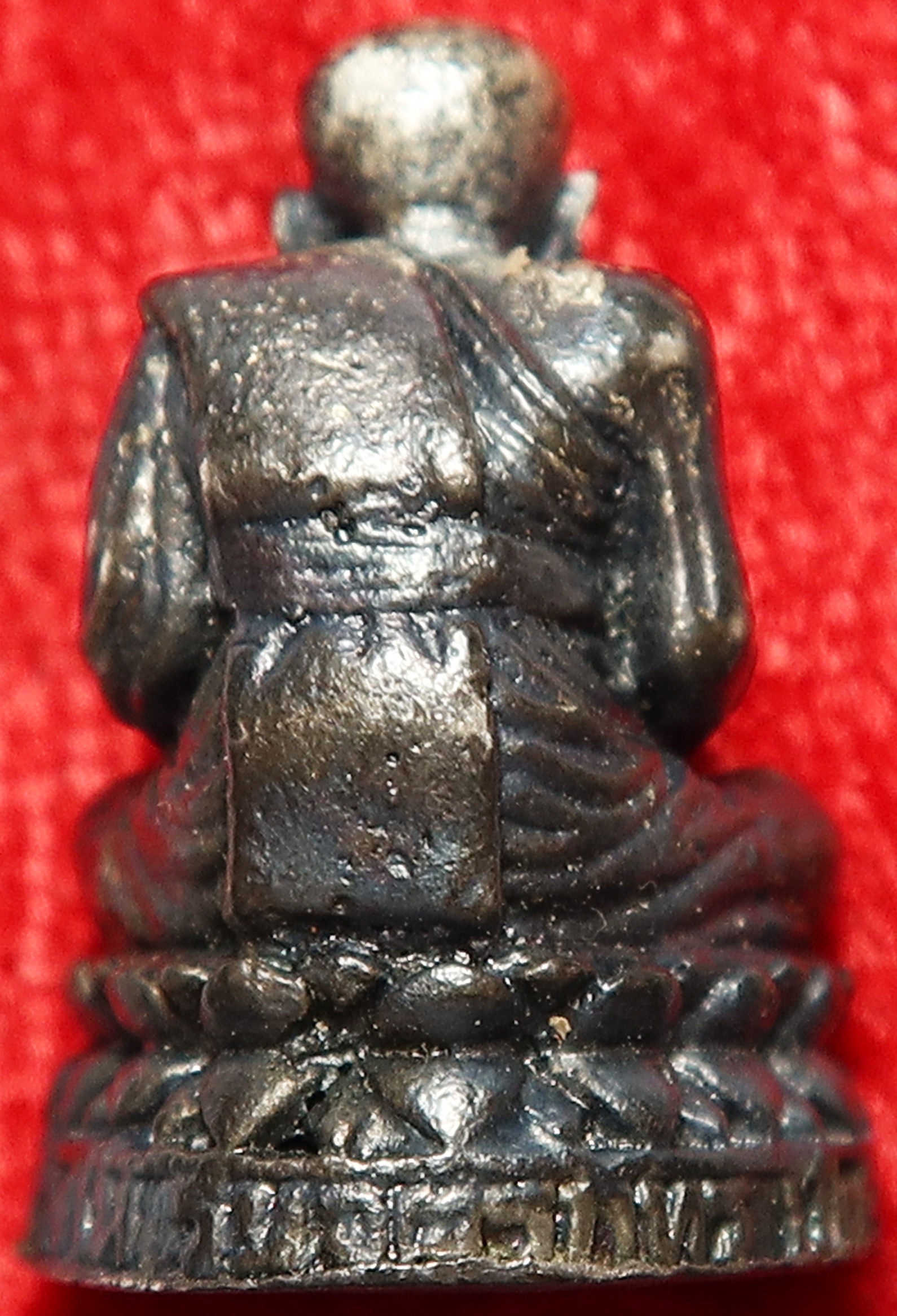 399 รูปหล่อ หลวงปู่ทวด วัดช้างให้ รุ่นจตุรภัทร เนื้อเงิน ตอกโค๊ต ปี 2544