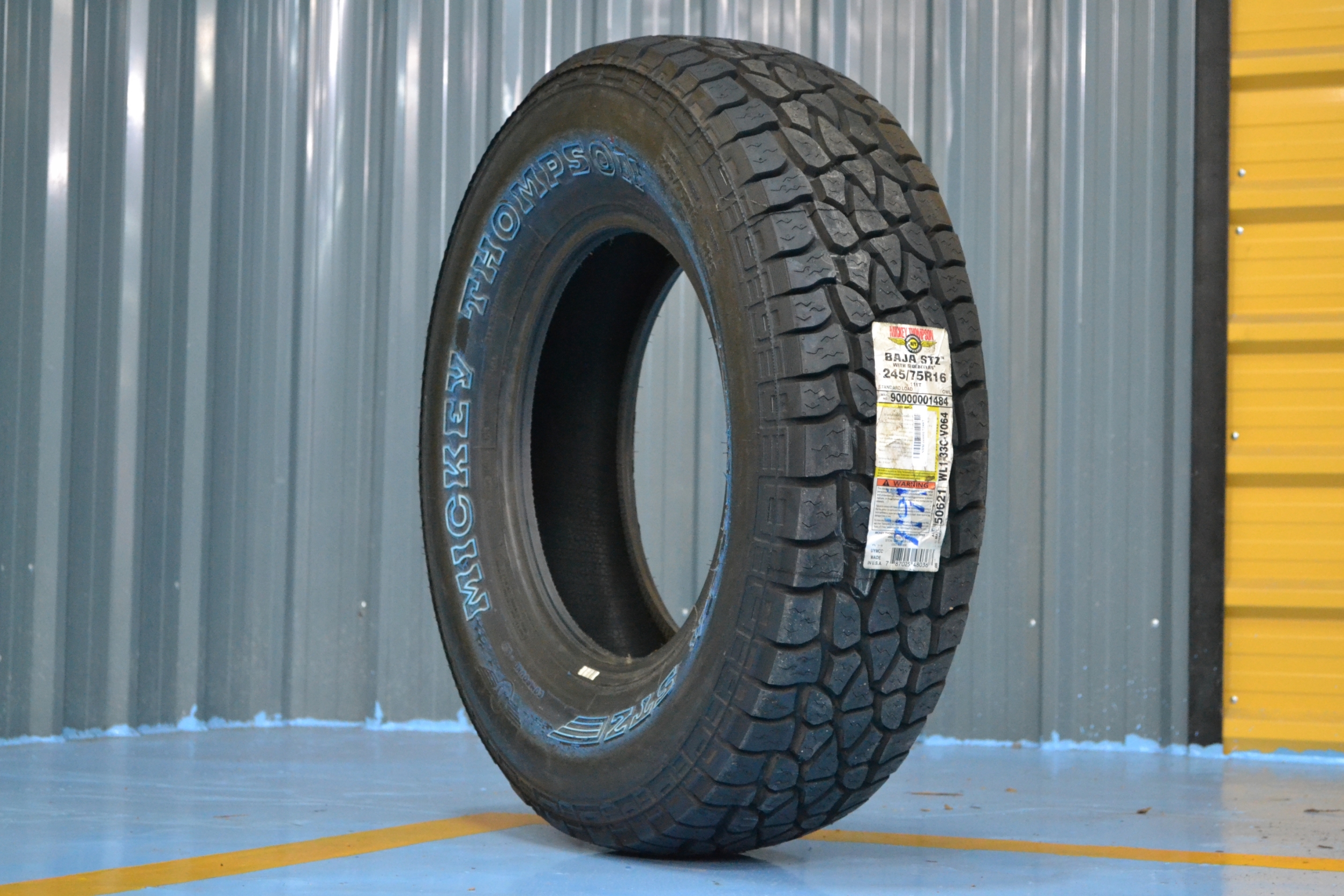 ยางใหม่ MICKEY THOMPSON STZ 265-70-16 เส้นละ 4900 ปี16 ขอบขาว ปกติ7500