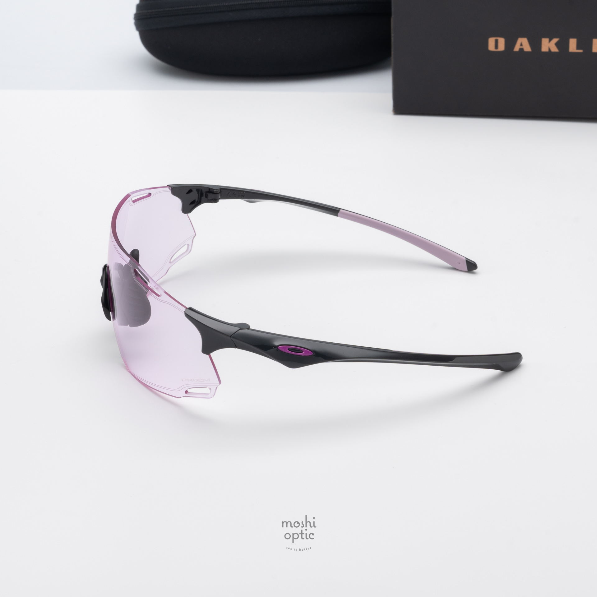 Oakley OO9513D-04 Cybr Dyno Polished Carbon Prizm Low Light