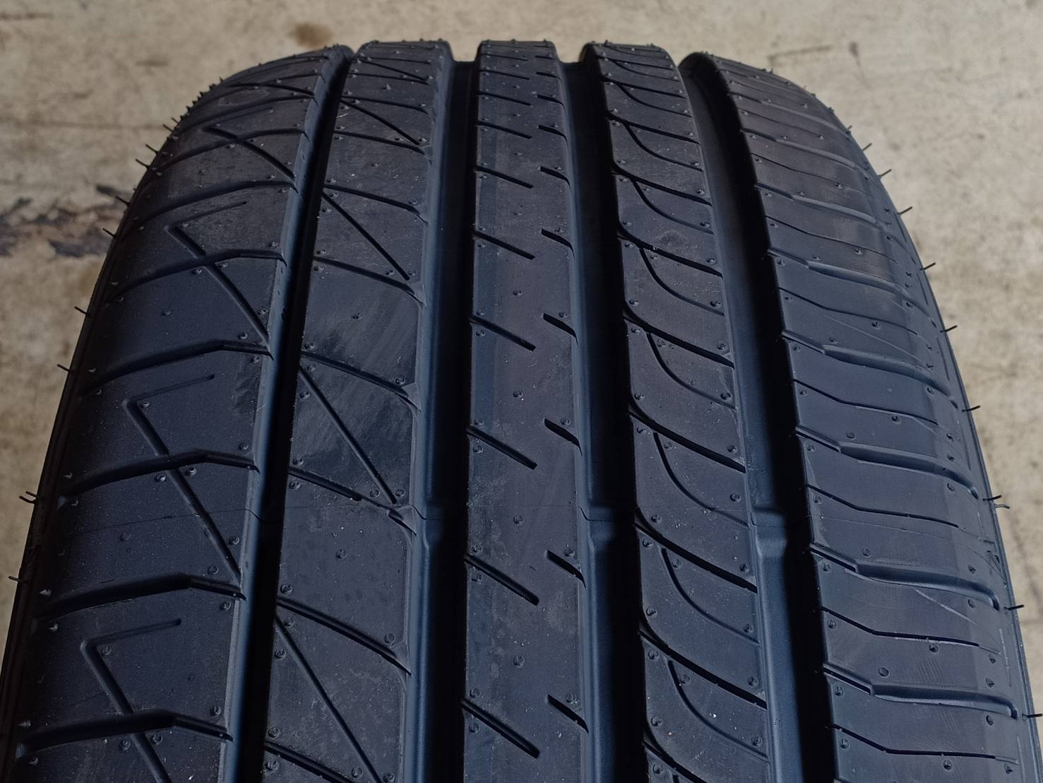 DUNLOP SP SPORT LM705 225/55R17 ปี19 ผลิตปรายปี