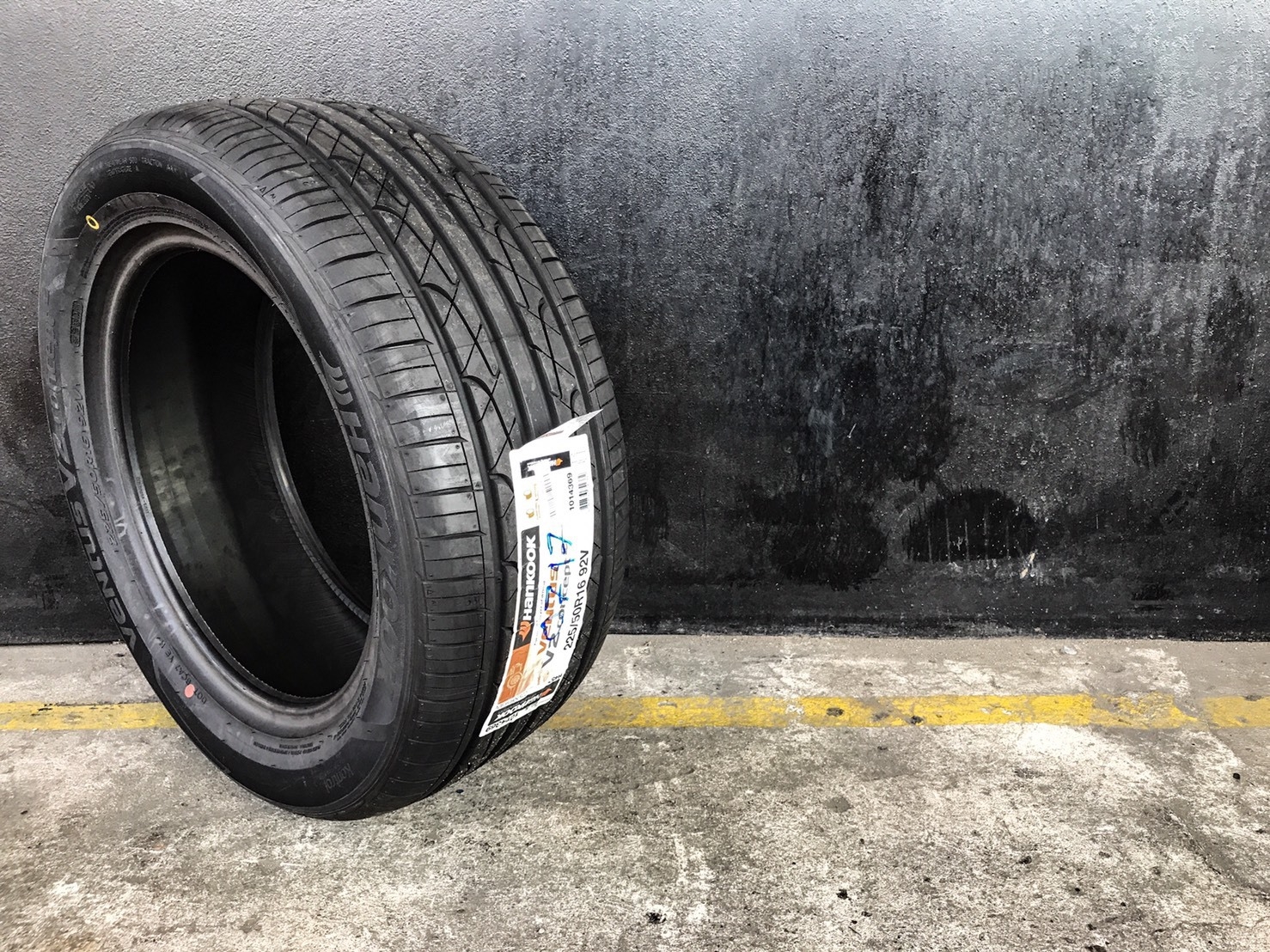 HANKOOK V2CONCEPT2 225-50-16 ซื้อ2แถม2