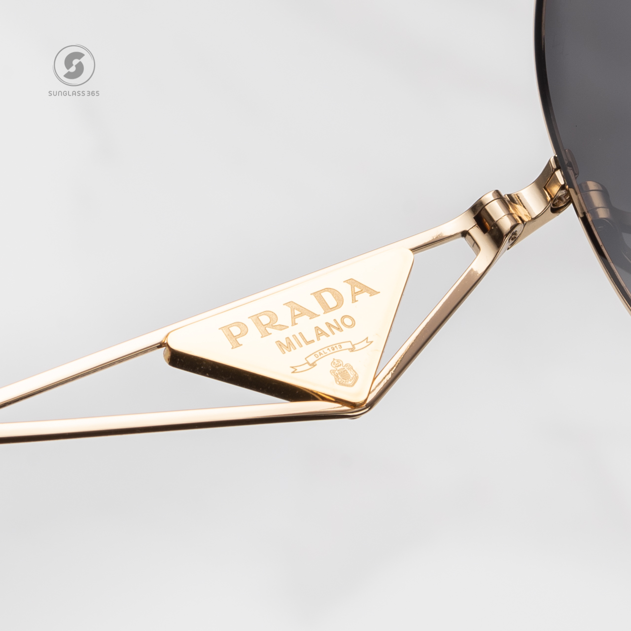 PRADA PR73ZS 5AK5W1 Gold