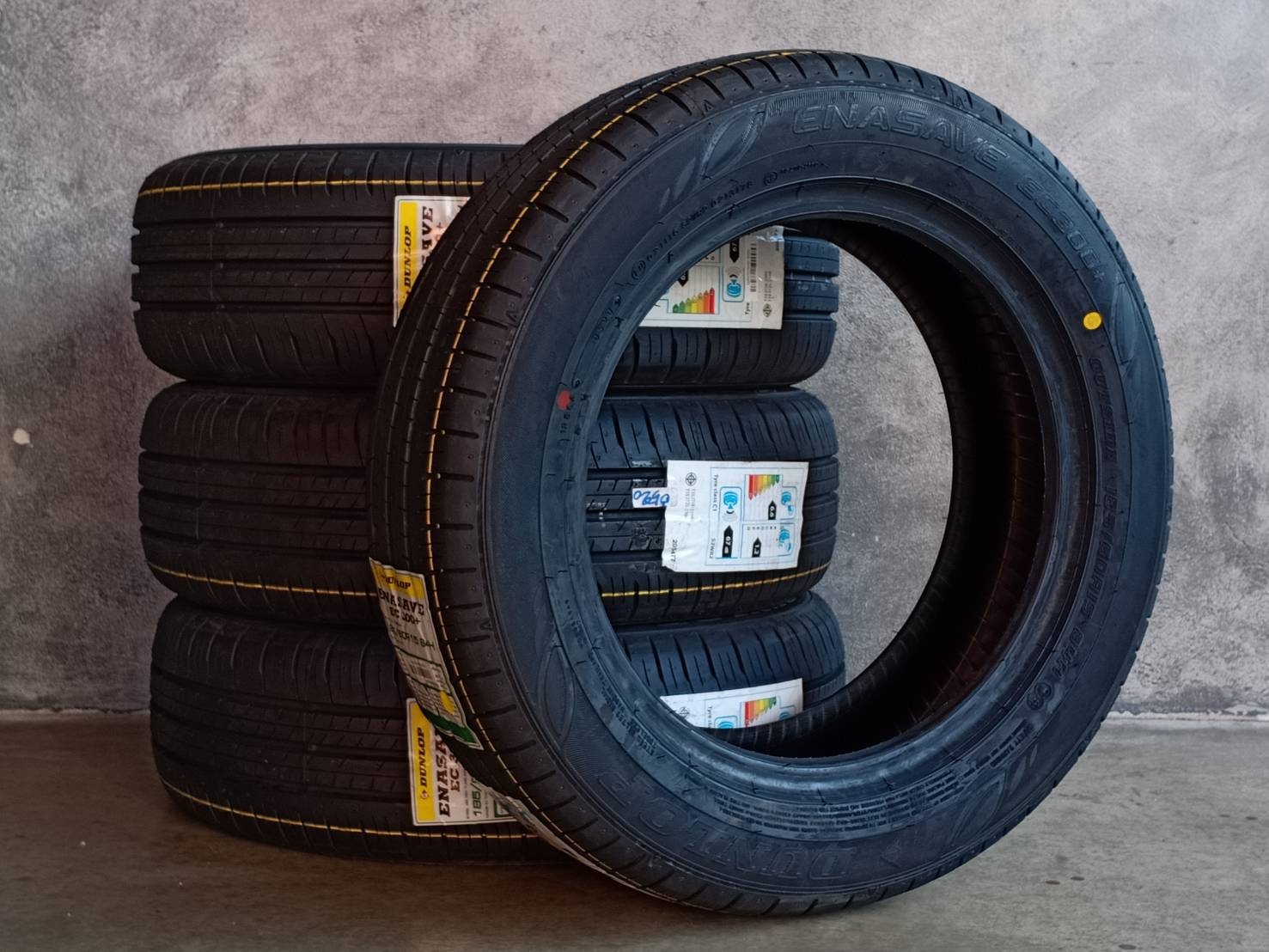 DUNLOP 185/60R15 ENASAVE EC 300+ 84H MADE IN THAILAND