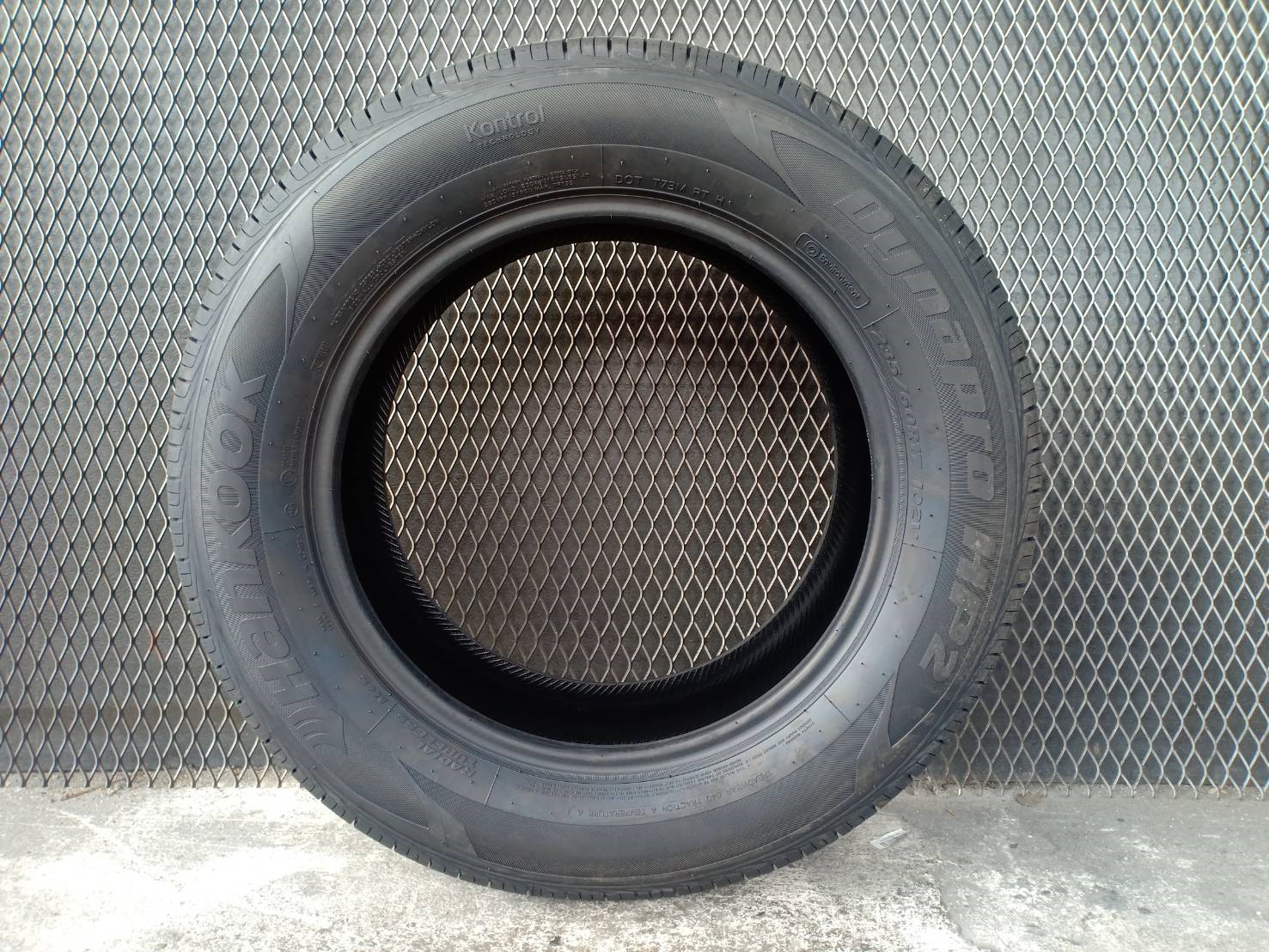 HANKOOK DYNAPRO HP2 (RA33) 235/60-17 เส้น 3500 ปี19 ปกติ 4500