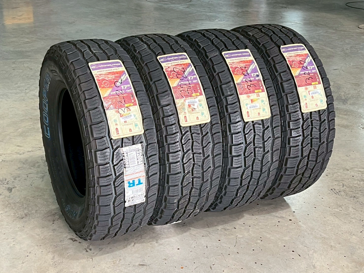 COOPER ขนาด265/70R17 ปี22 ราคาเส้นละ 3800 เท่านั้น