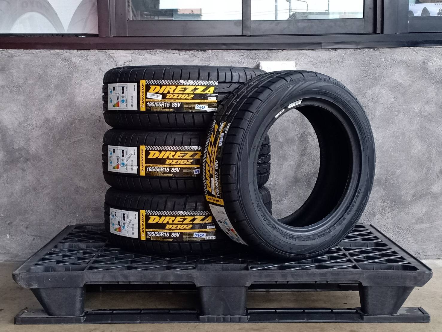 DUNLOP 195/55R15 DIREZZA DZ102 85V MADE IN THAILAND