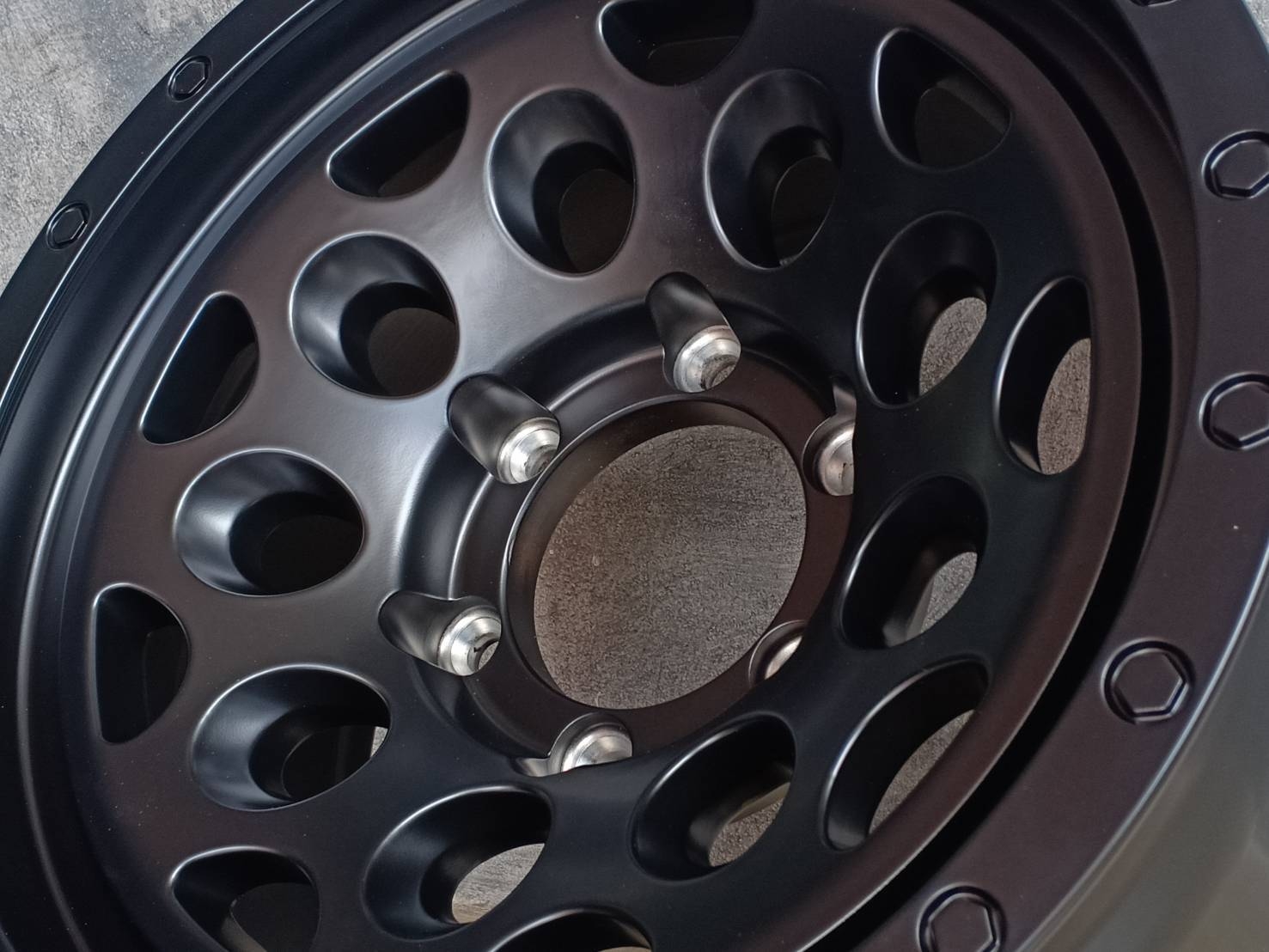 MAX-9 16X8.5 6X139.7 +00 106 MKW