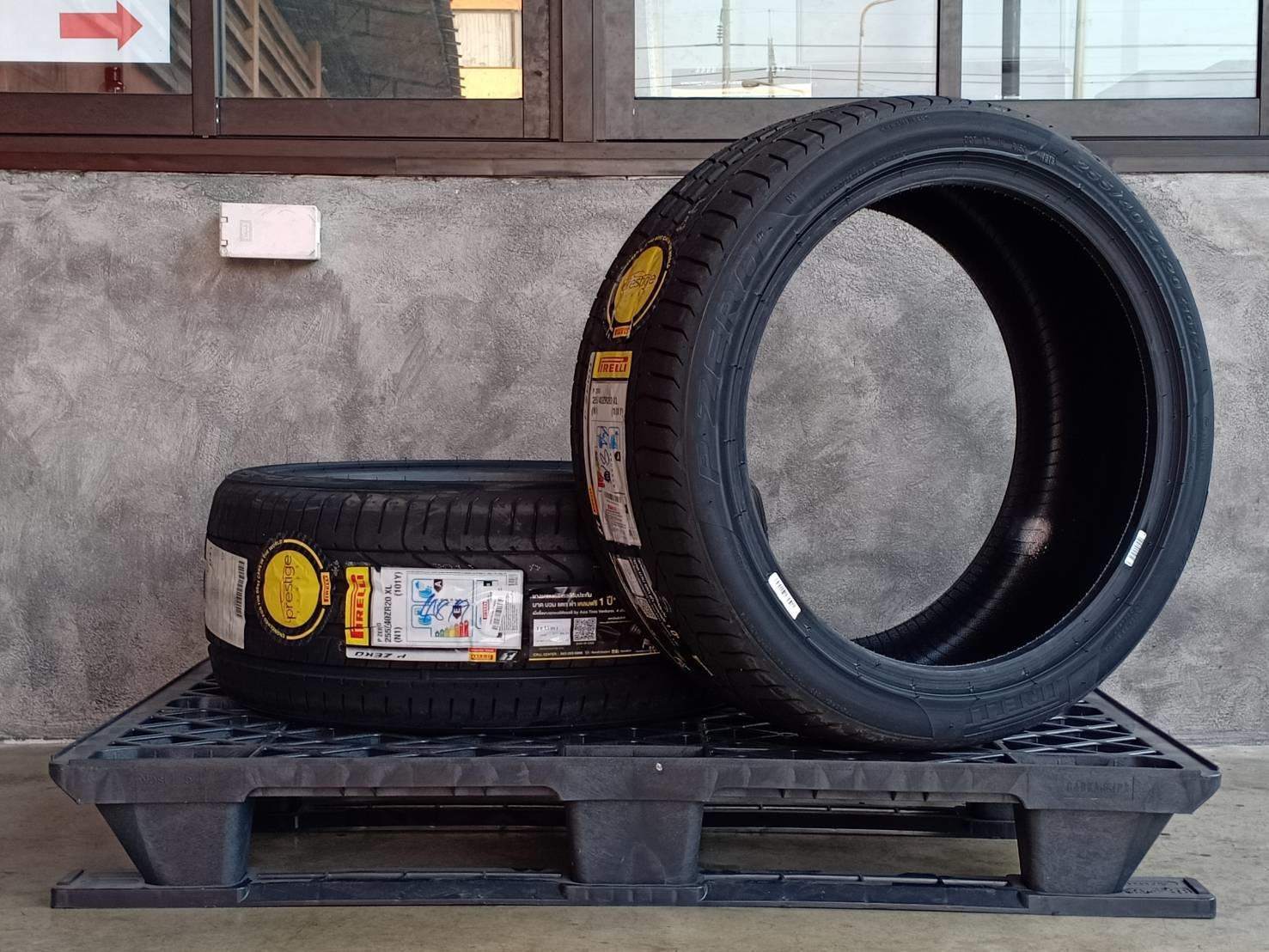 PIRELLI P ZERO (N1) 255/40ZR20 ปี19 ผลิตปรายปี