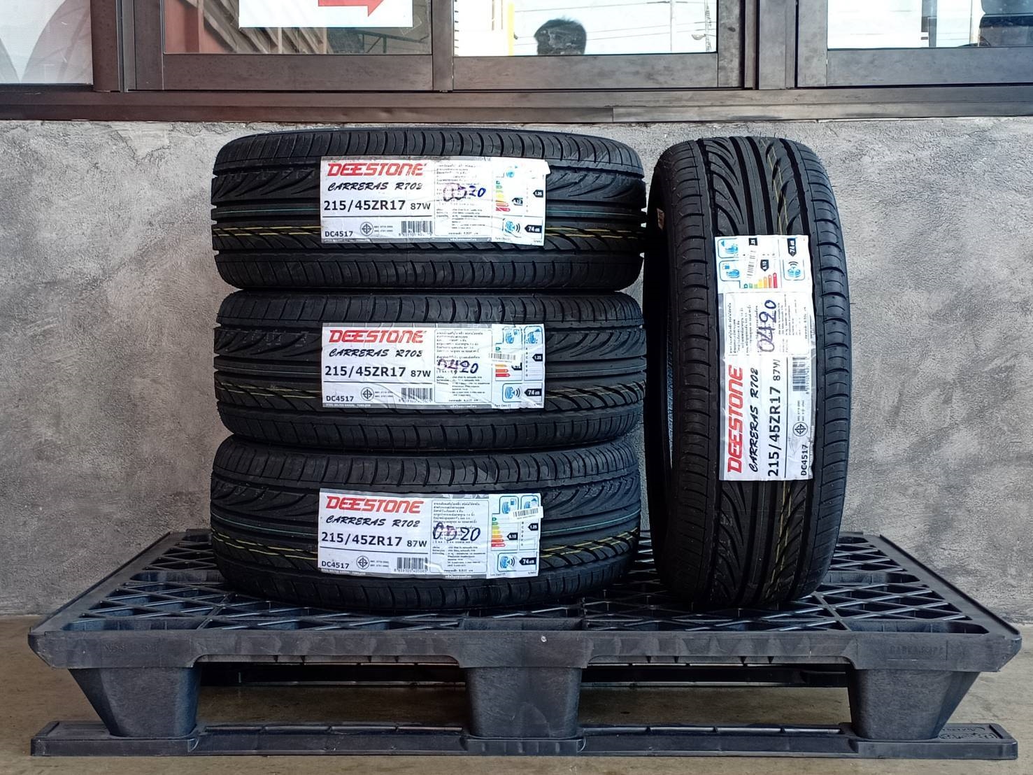 DEESTONE 215/45ZR17 CARRERAS R702 87W MADE IN THAILAND