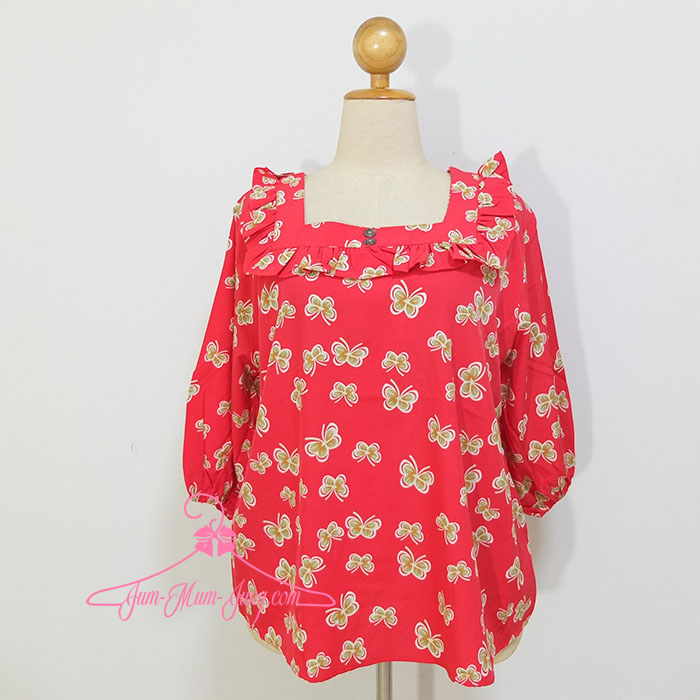 *อก50นิ้ว*เสื้อคนอ้วนคอเหลี่ยมผ้าไหมอิตาลีสีแดงลายผีเสื้อแต่งระบายติดกระดุม2เม็ด แขน4ส่วนปลายยางยืด สวยน่ารักมากๆค่ะ