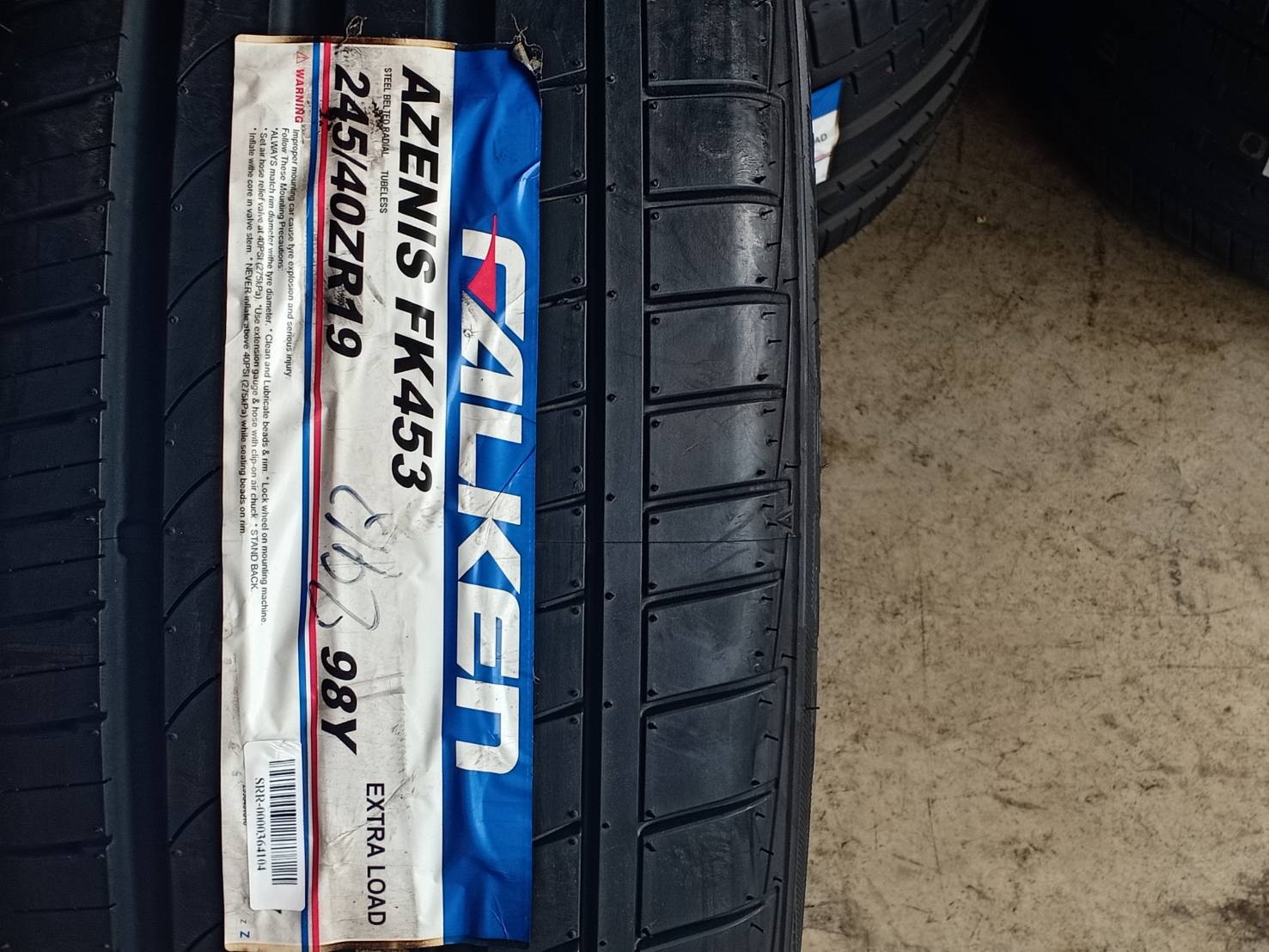 FALKEN FK453 245/40-19 เส้น 3900 ปกติ 9000 ปี17 ยางญี่ปุ่น