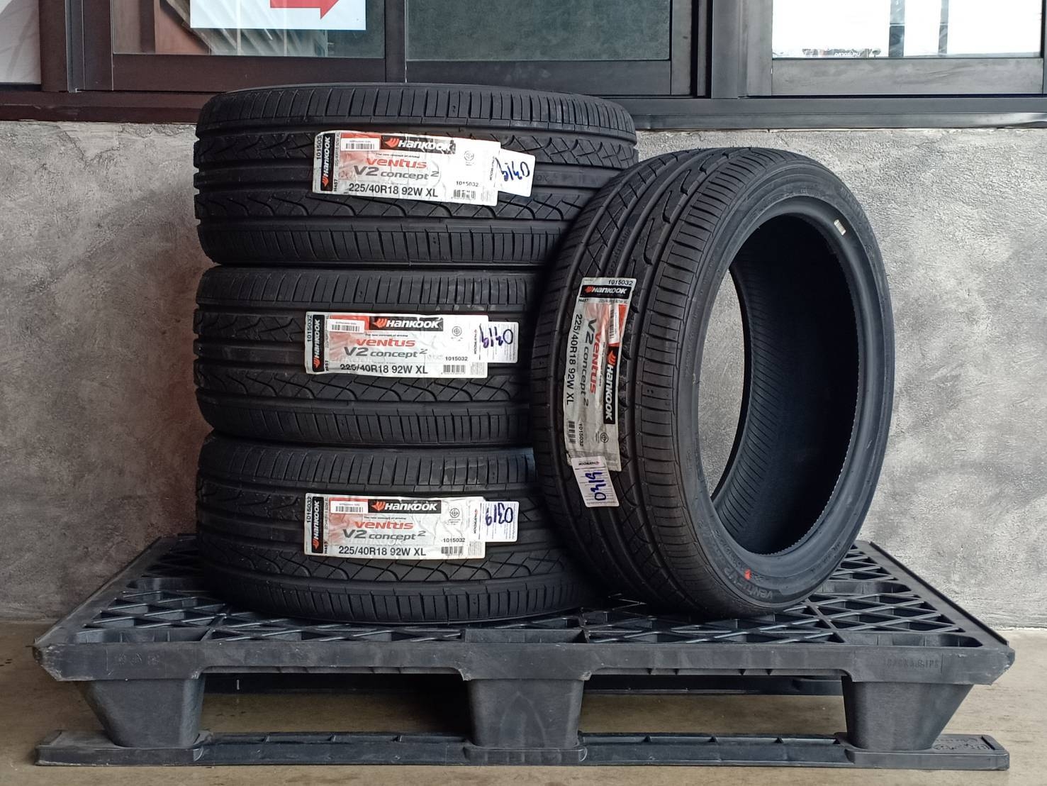HANKOOK 225/40R18 VENTUS V2 CONCEPT2 92W XL MADE IN INDONESIA