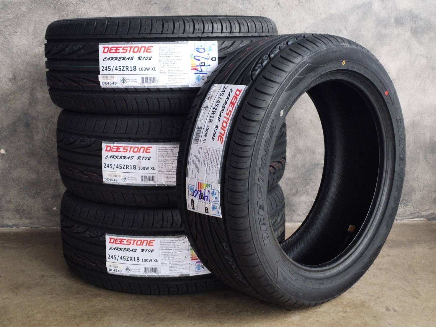 DEESTONE CARRERAS R702 245/45ZR18