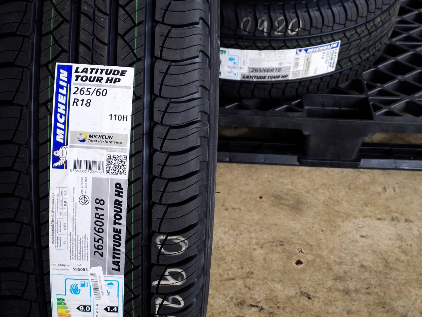 MICHELIN LATITUDE TOUR HP 265/60R18 ต้องการส่วนลดราคาพิเศษ กรุณาสอบถาม