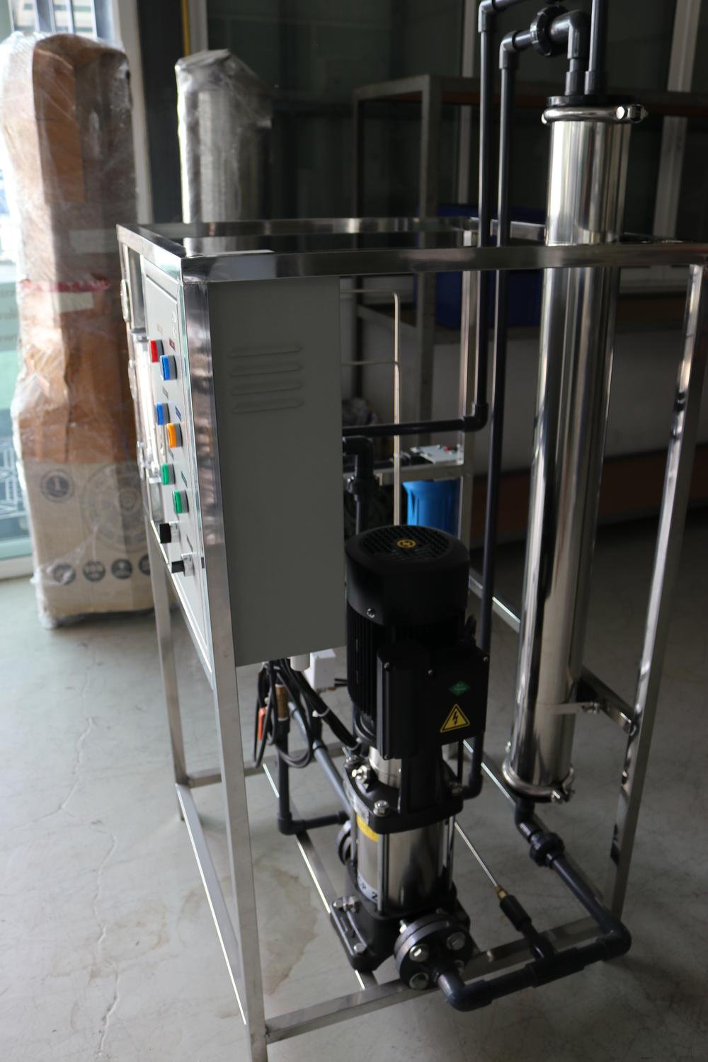 เครื่องกรองน้ำระบบSOFT+RO ขนาด 3,000 ลิตร/วัน