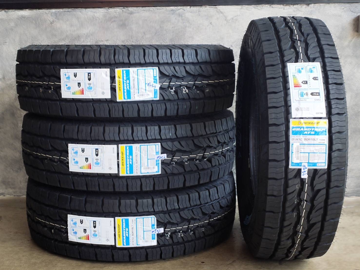 DUNLOP GRANTREK AT5 31X10.5R15 LT 109S
