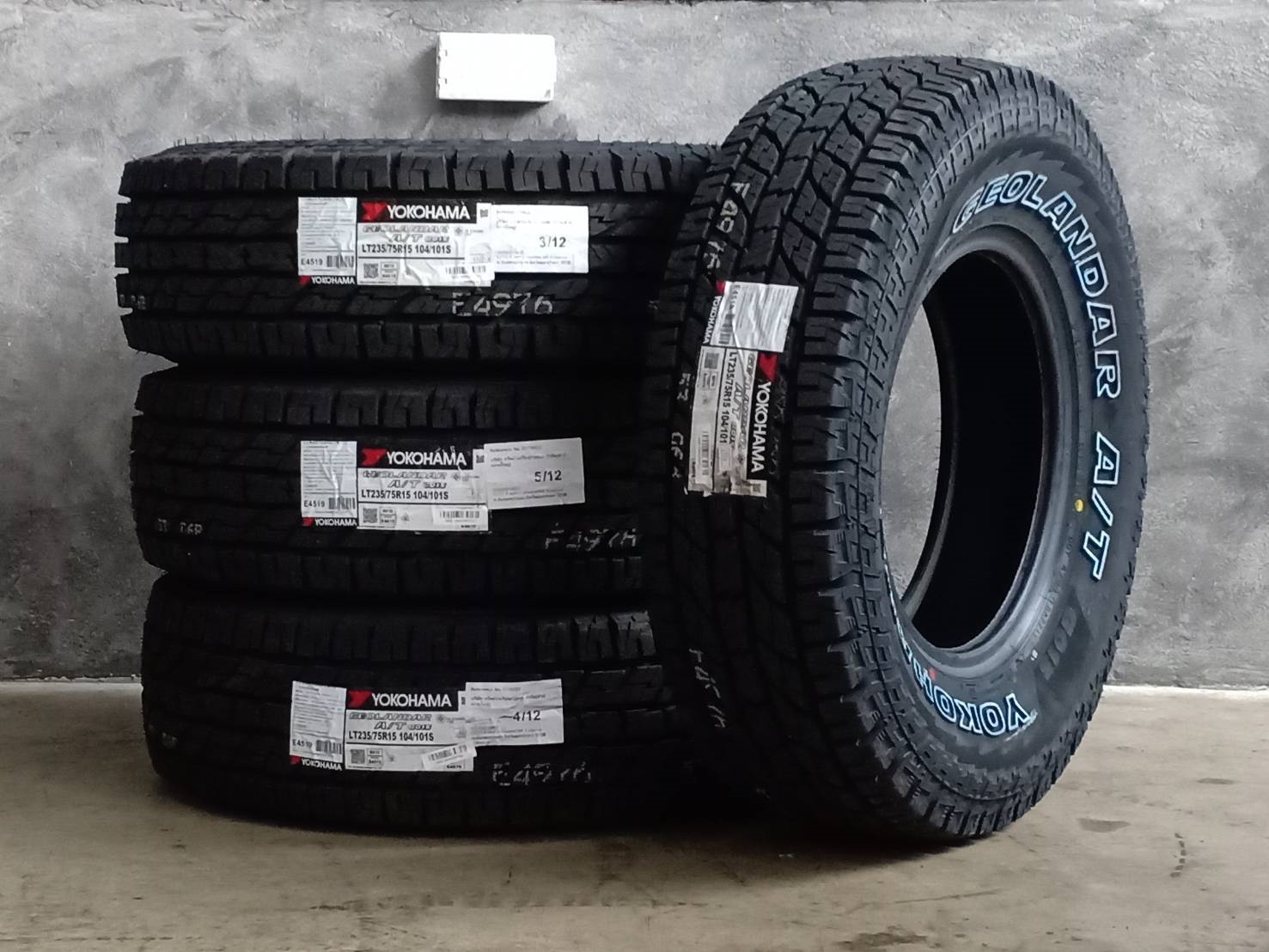 YOKOHAMA G015 235/75-15 ปี19 ราคาพิเศษ