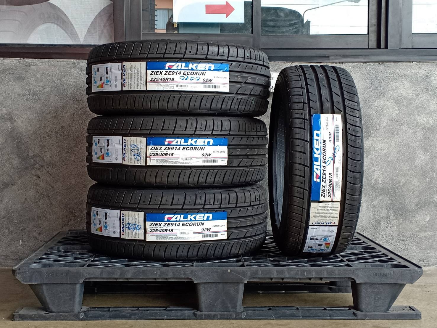 FALKEN 225/40R18 ZIEX ZE914 ECORUN 92W MADE IN THAILAND