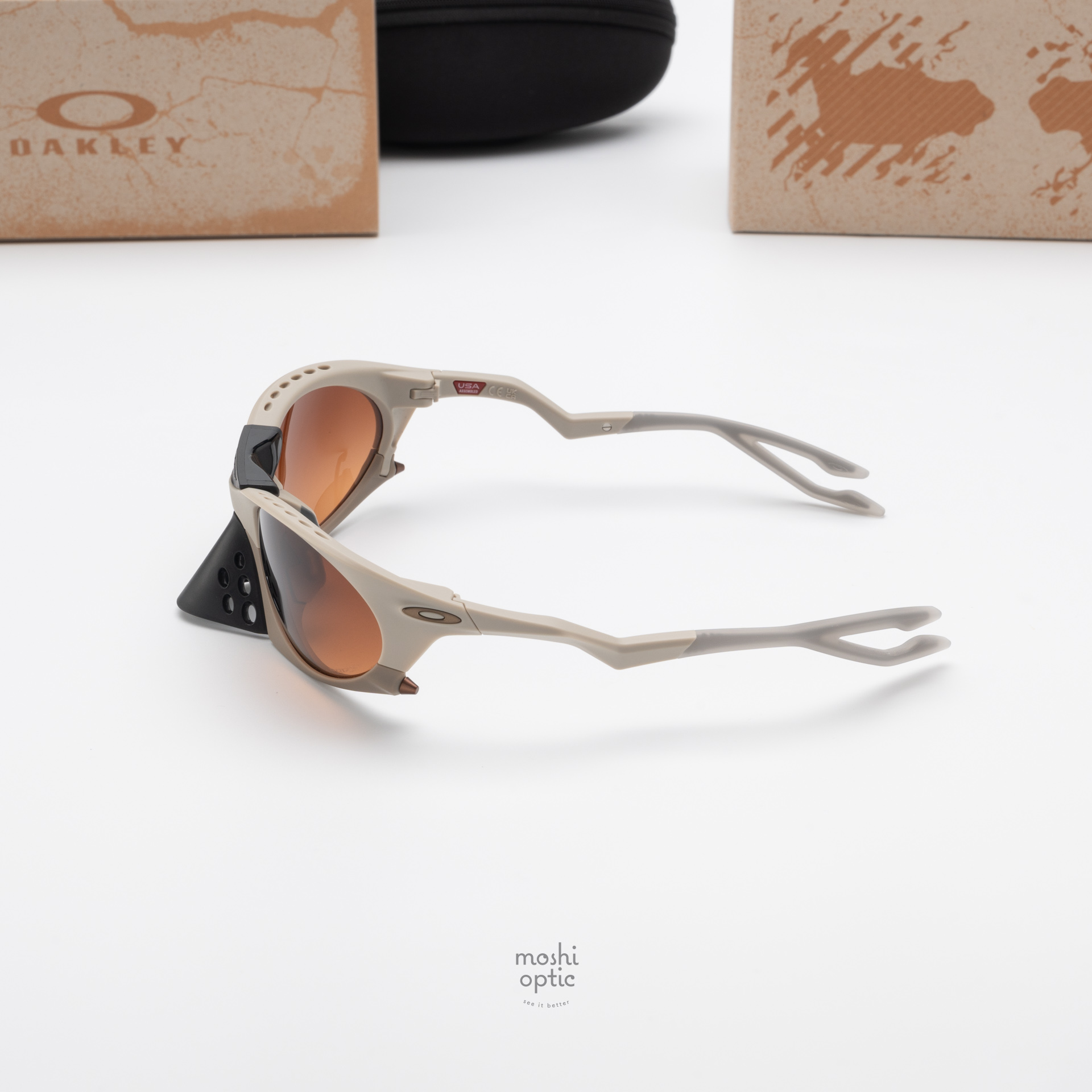 OAKLEY Plantaris OO9437-02 Matte Sand Prizm Brown Gradient