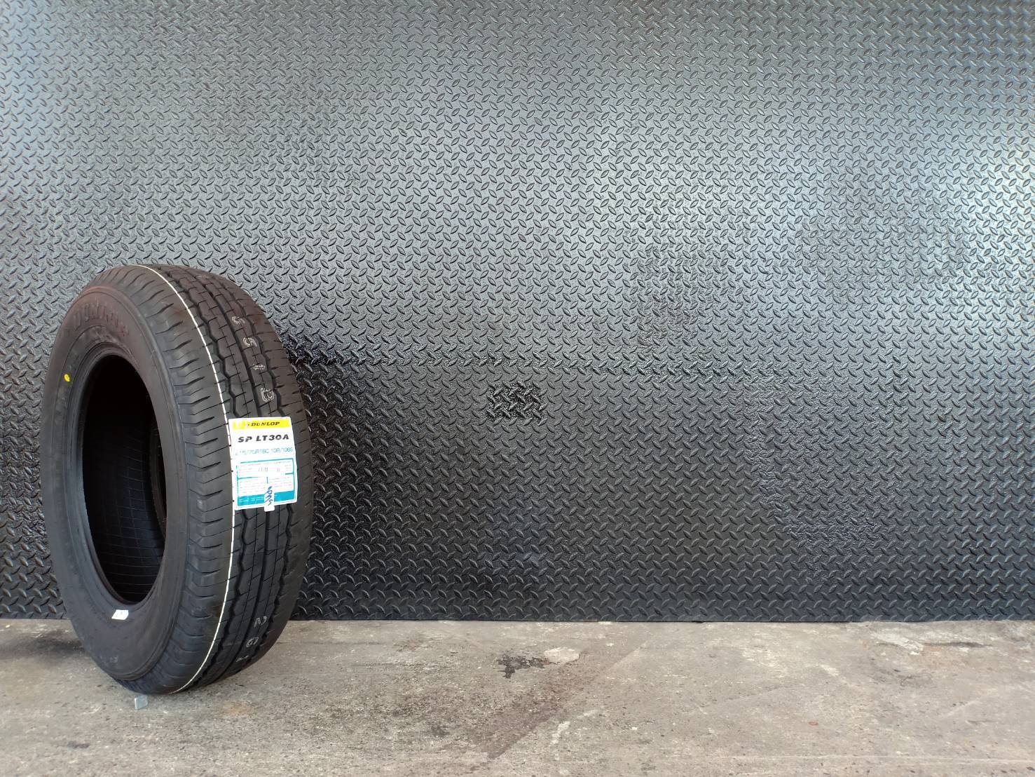 ยางใหม่ DUNLOP LT30A 215/70-16 ยางใส่รถกะบะ