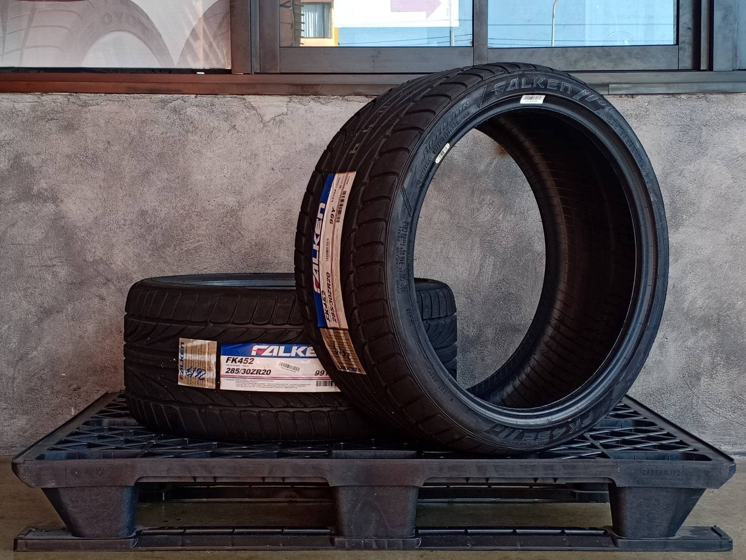 FALKEN 285/30ZR20 FK452 99Y MADE IN THAILAND