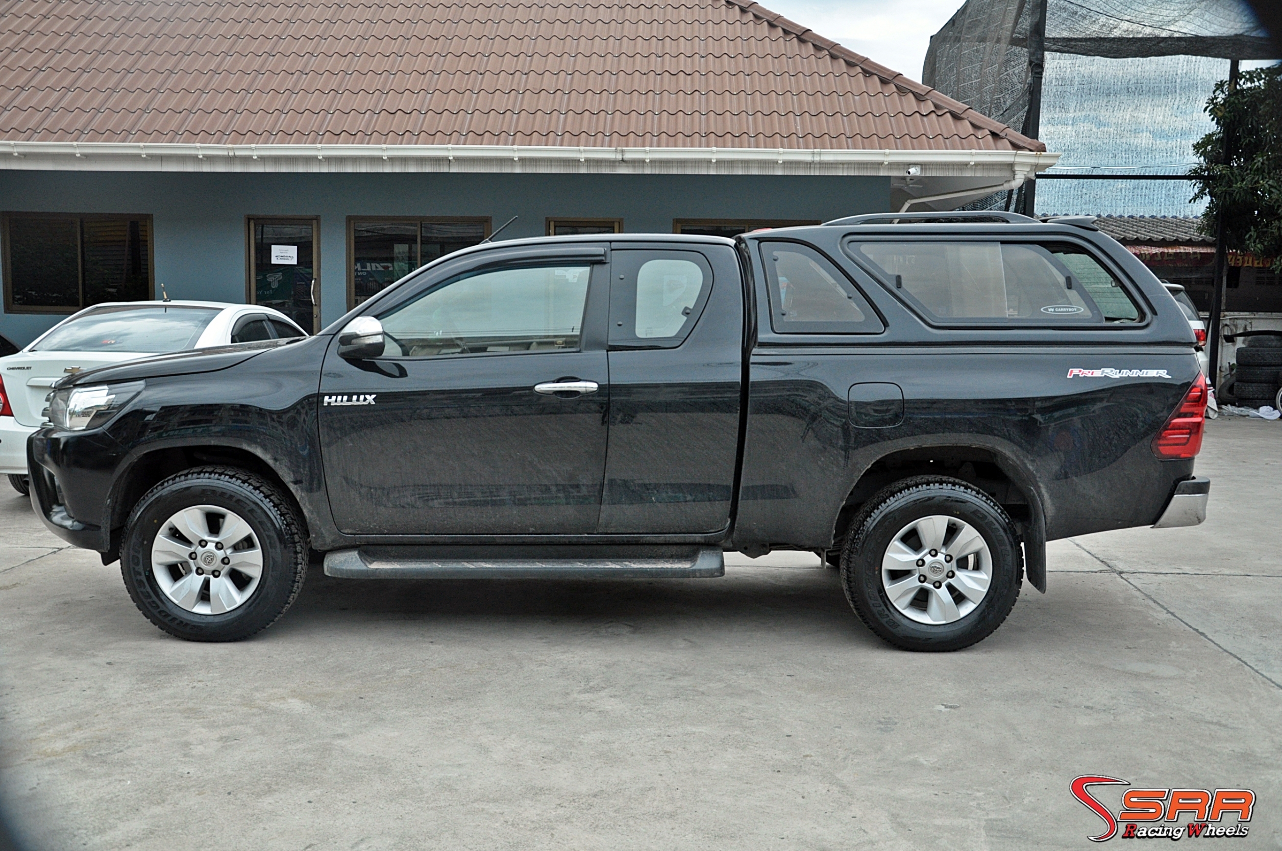 BRIDGESTONE AT693 265/65R17