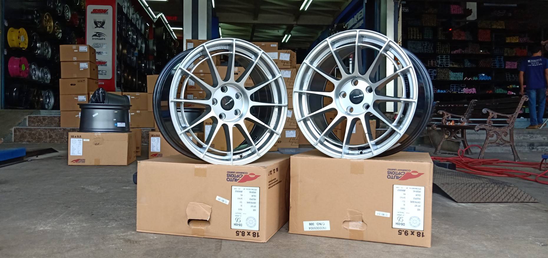 ล้อใหม่ ENKEI NT03RR ใส่เก๋ง ราคาพิเศษ สีซิลเวอร์