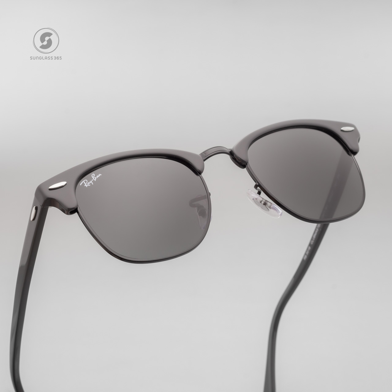 Ray-Ban Clubmaster RB3016 1367B1 Grey on Black