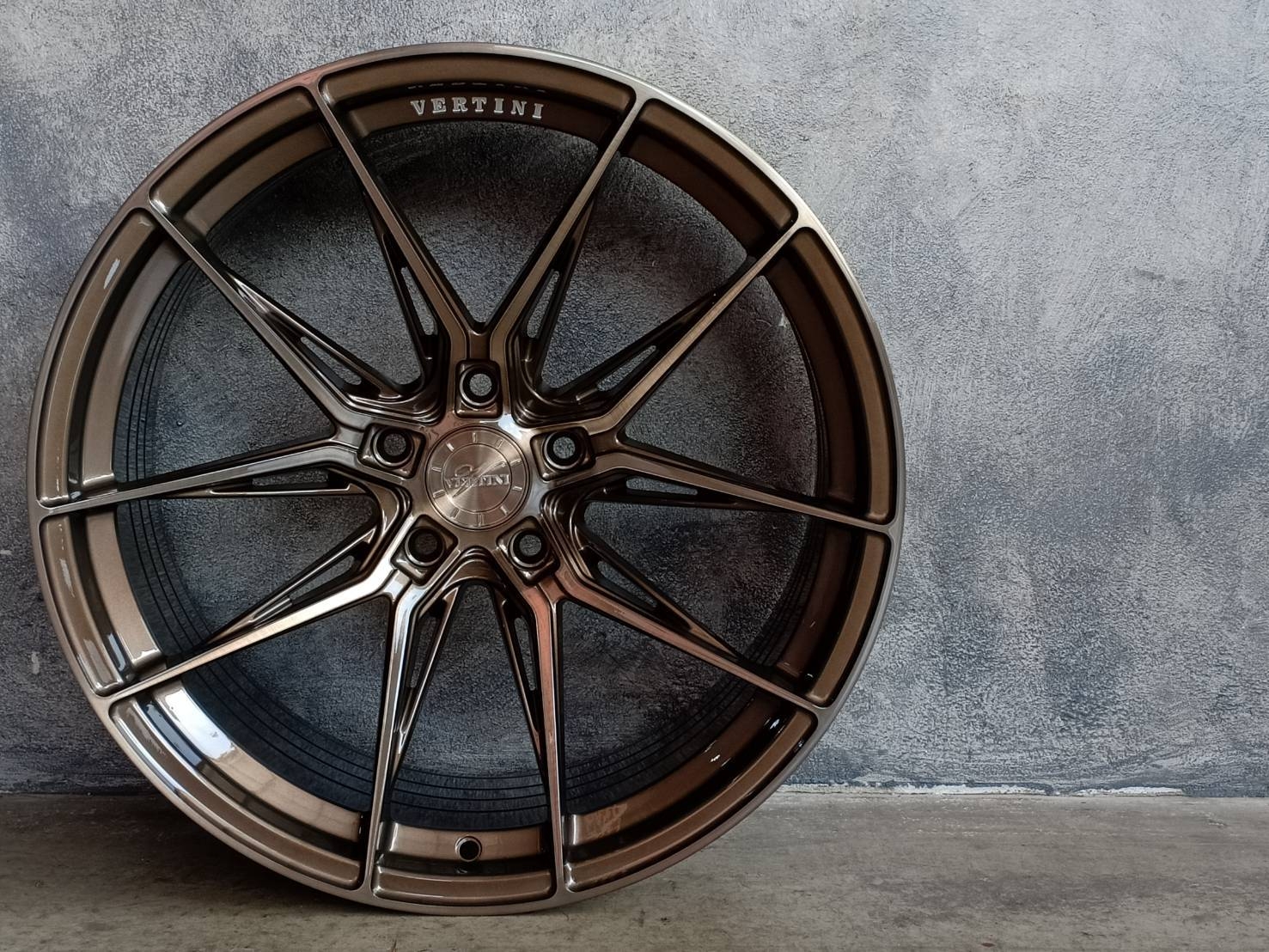 ล้อแท้ VERTINI RFS1.8 ขอบ20