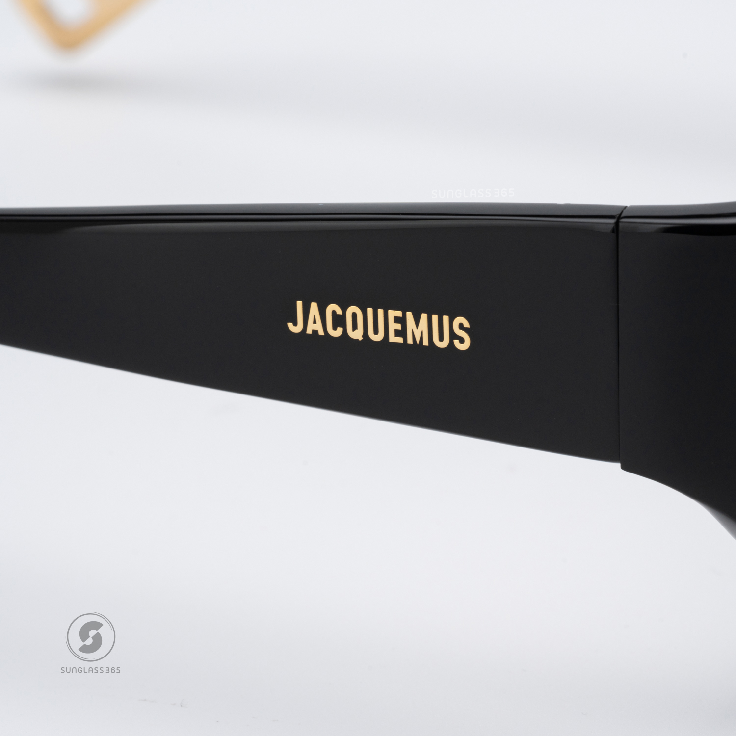 แว่นกันแดด JACQUEMUS THE GALA JAC5 C1
