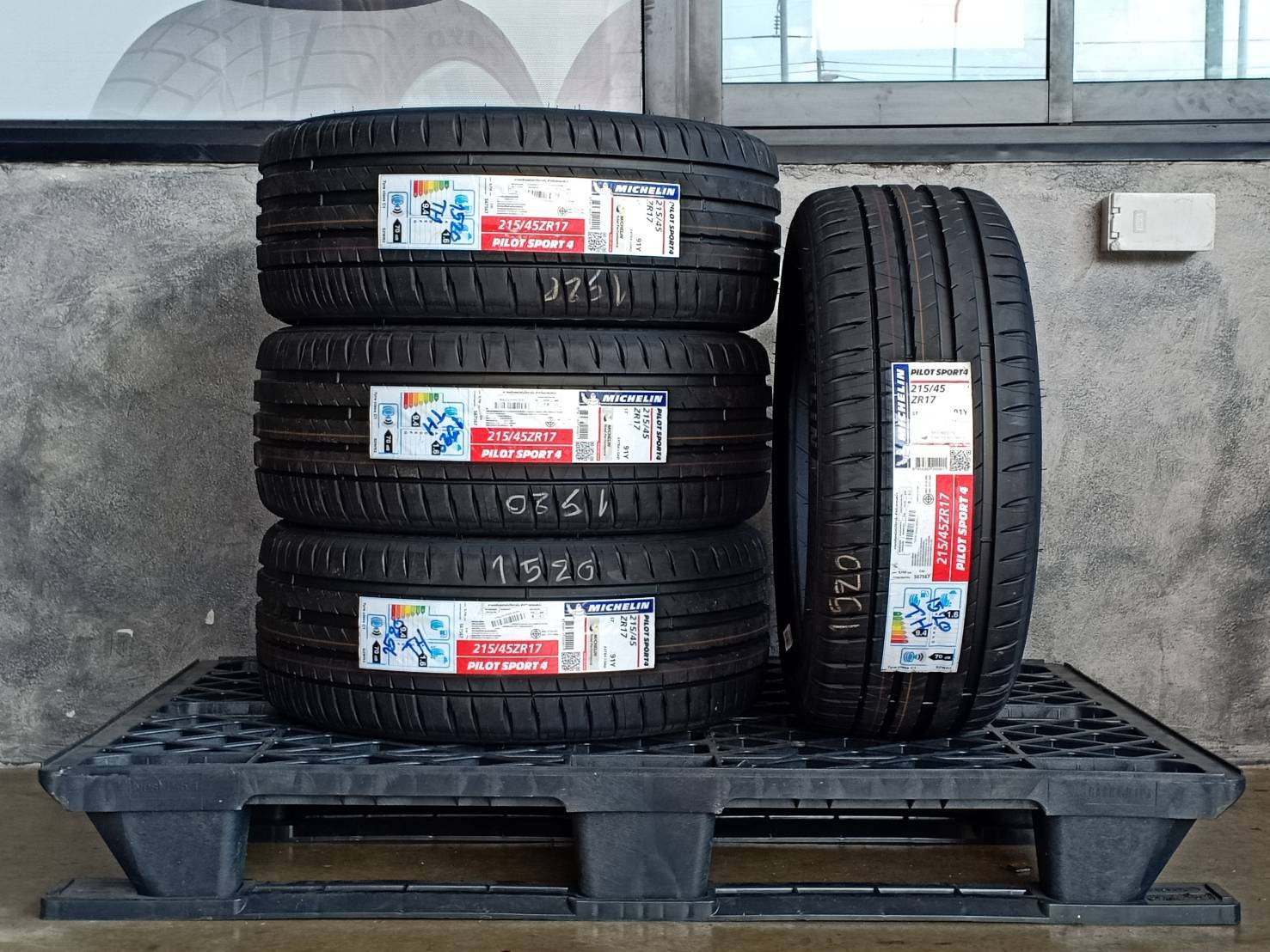 MICHELIN 215/45ZR17 PILOT SPORT 4ST 91Y MADE IN THAILAND