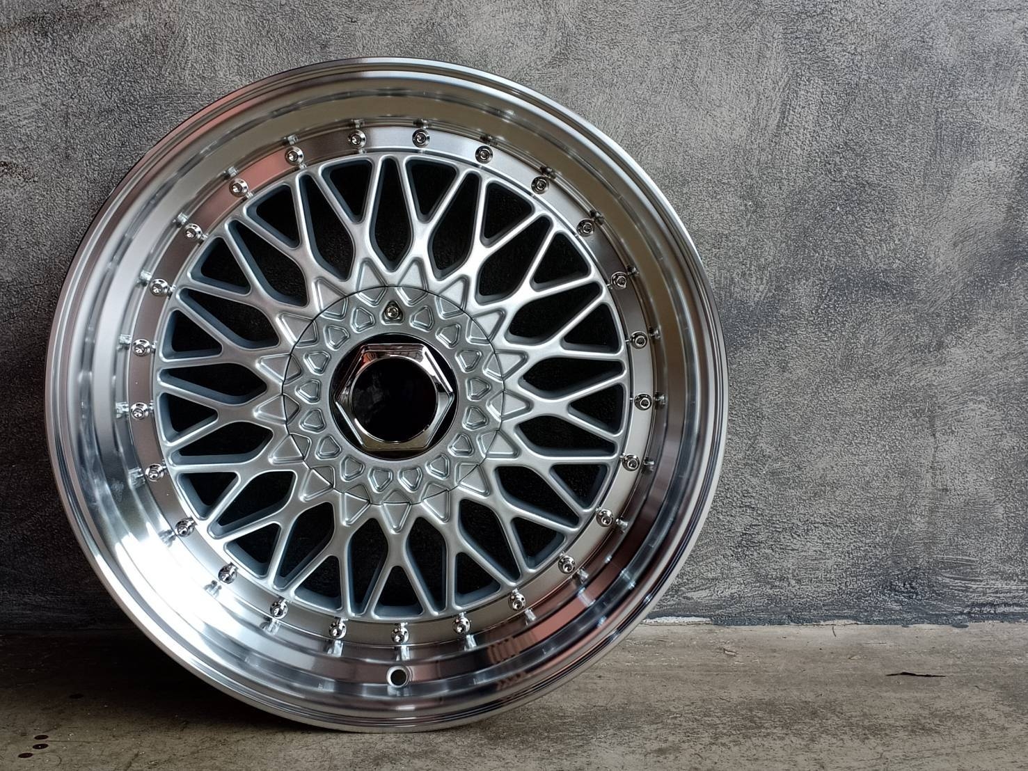 BBS 17X8.5/9.5 8X100/114.3 25 73.1 SIL