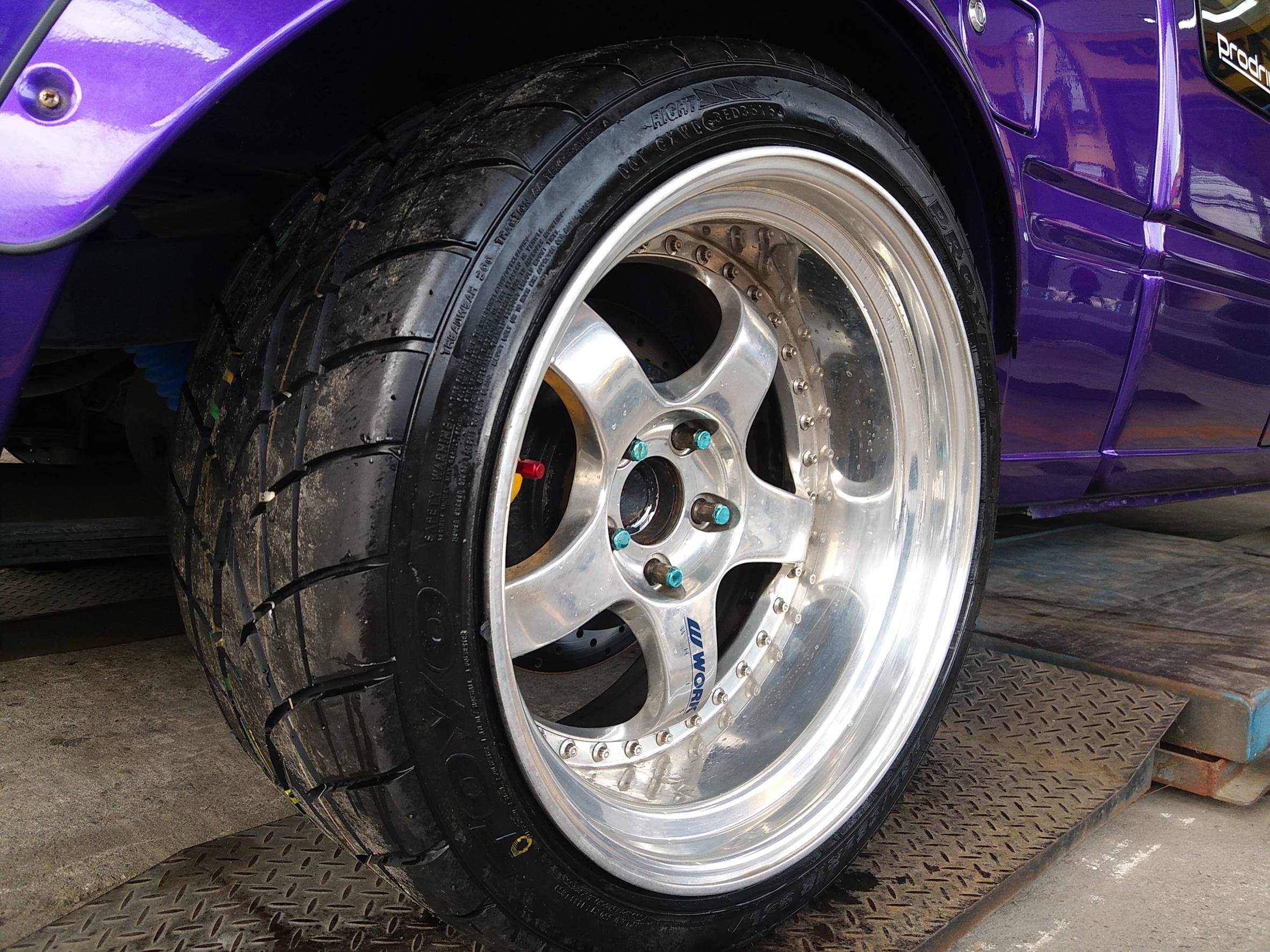 ยางใหม่ TOYO R1R 265/35-18 เส้น 7800 ปกติ 12000